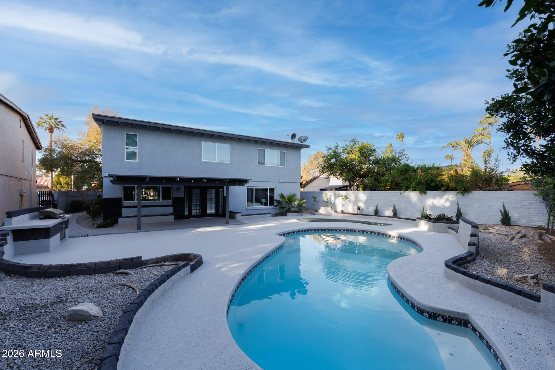 1506 E NORTHSHORE Drive