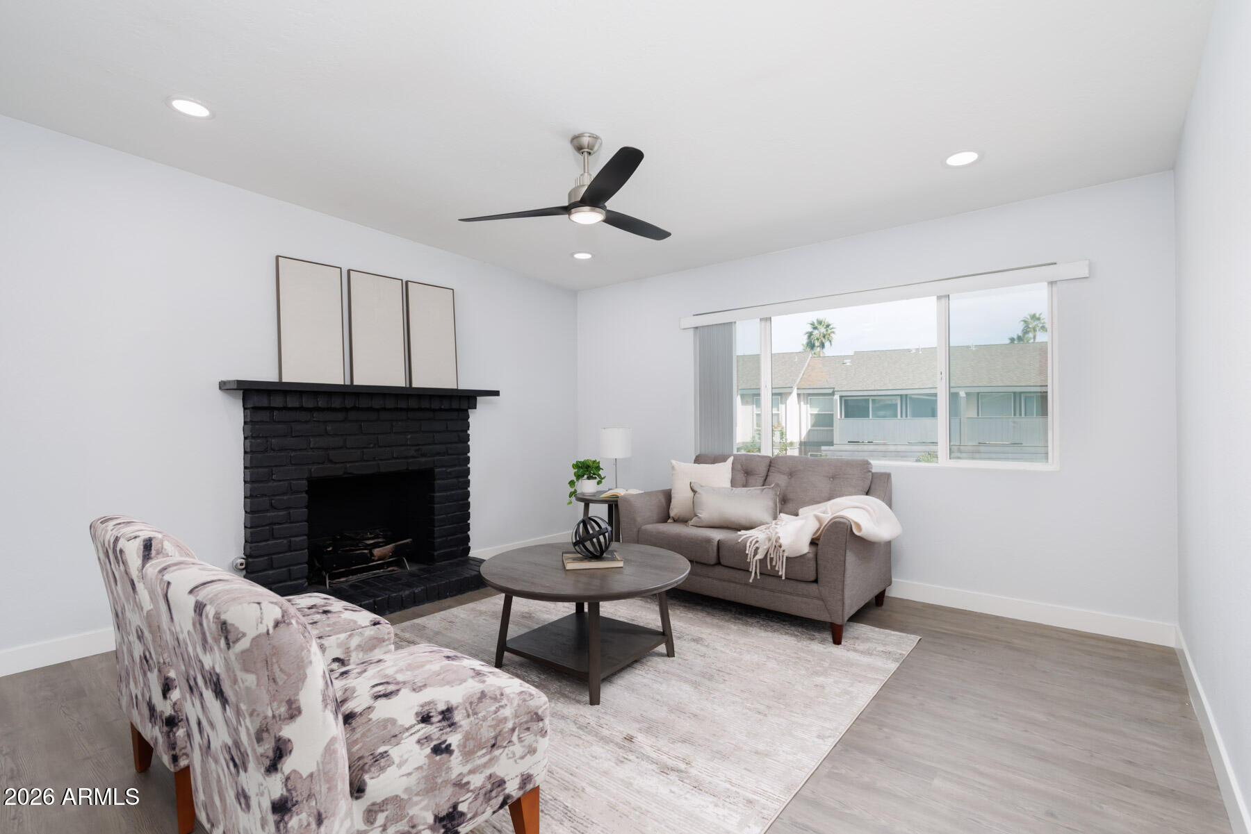 1506 E NORTHSHORE Drive