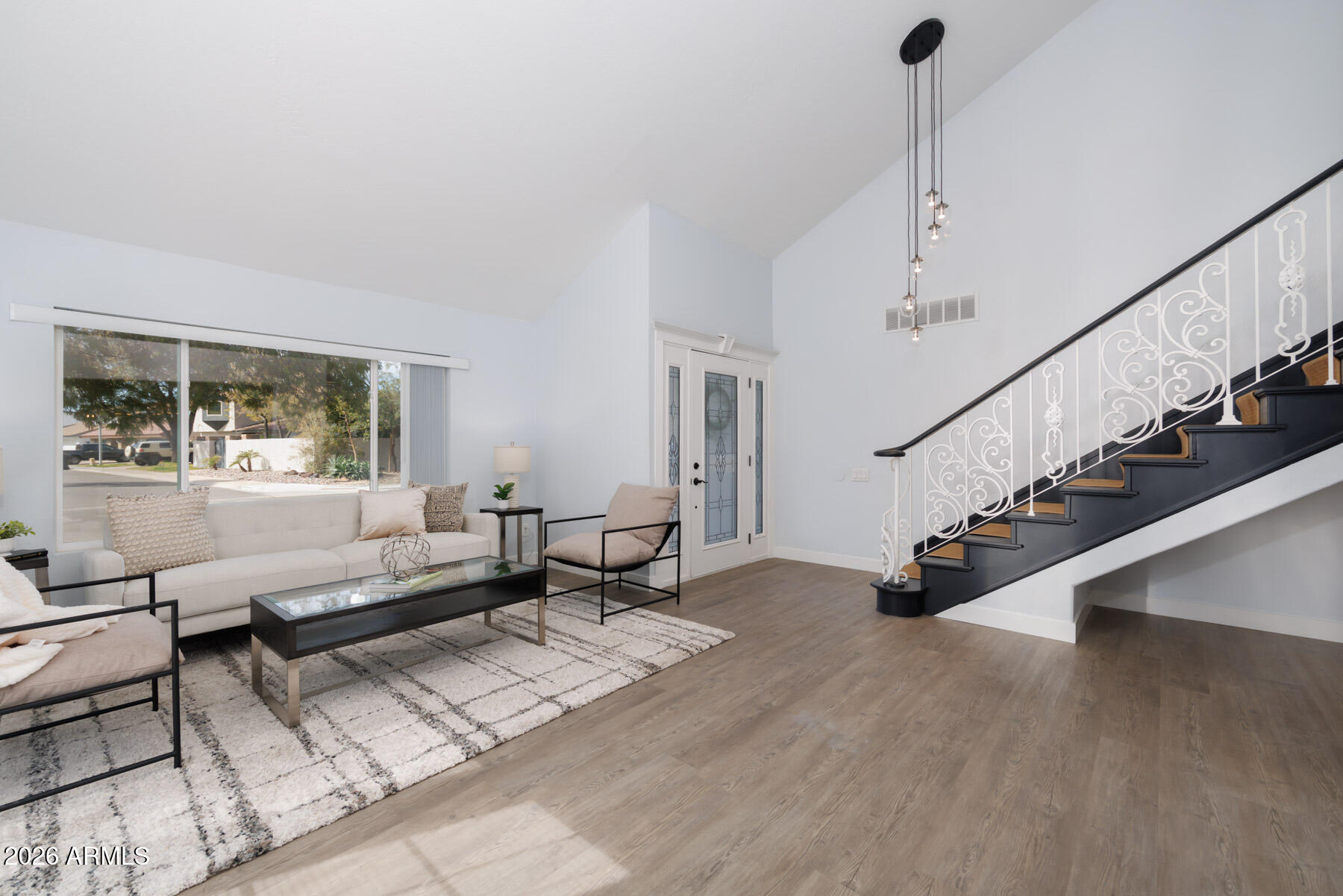 1506 E NORTHSHORE Drive