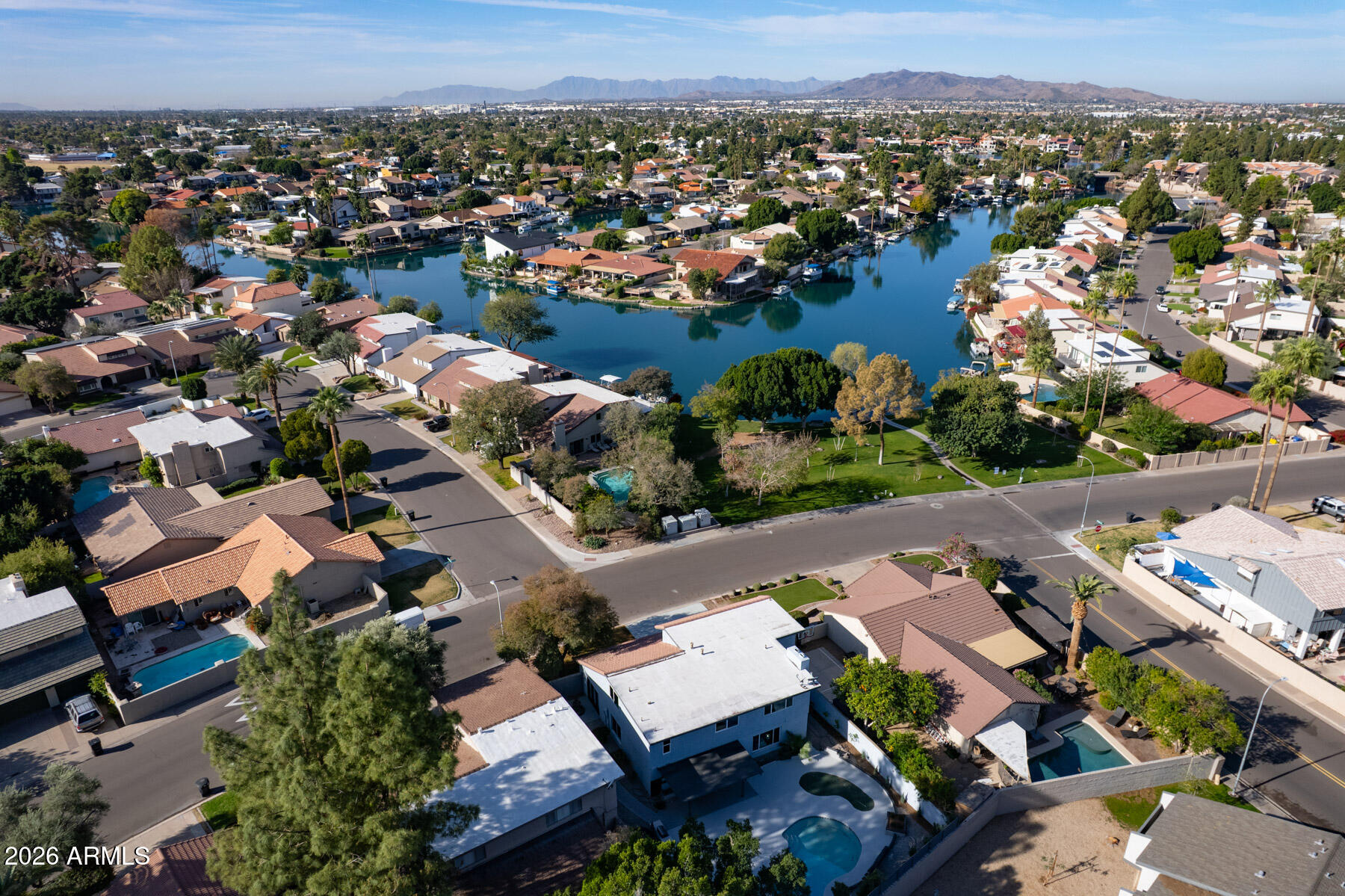 1506 E NORTHSHORE Drive