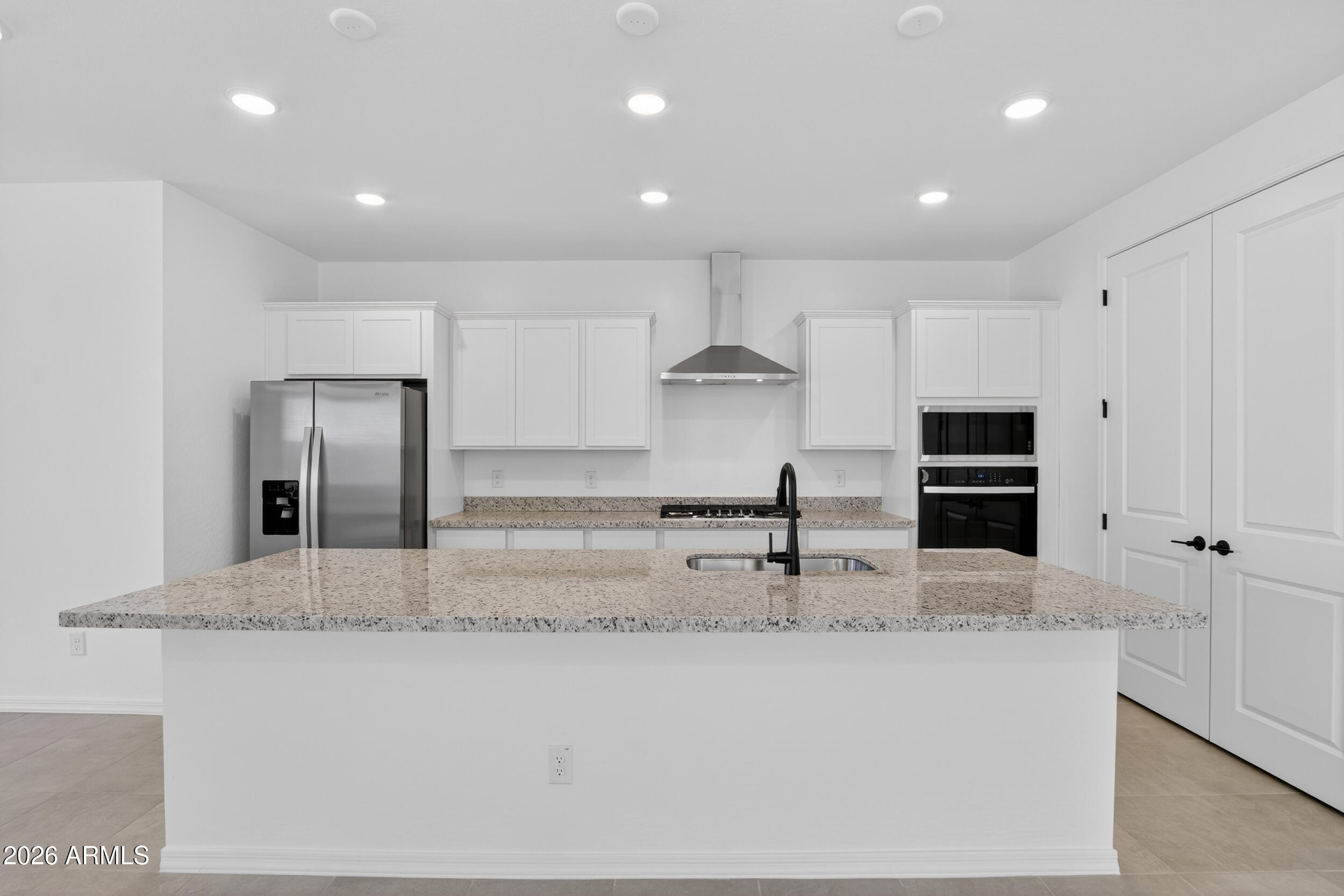 24244 W RAYMOND Street