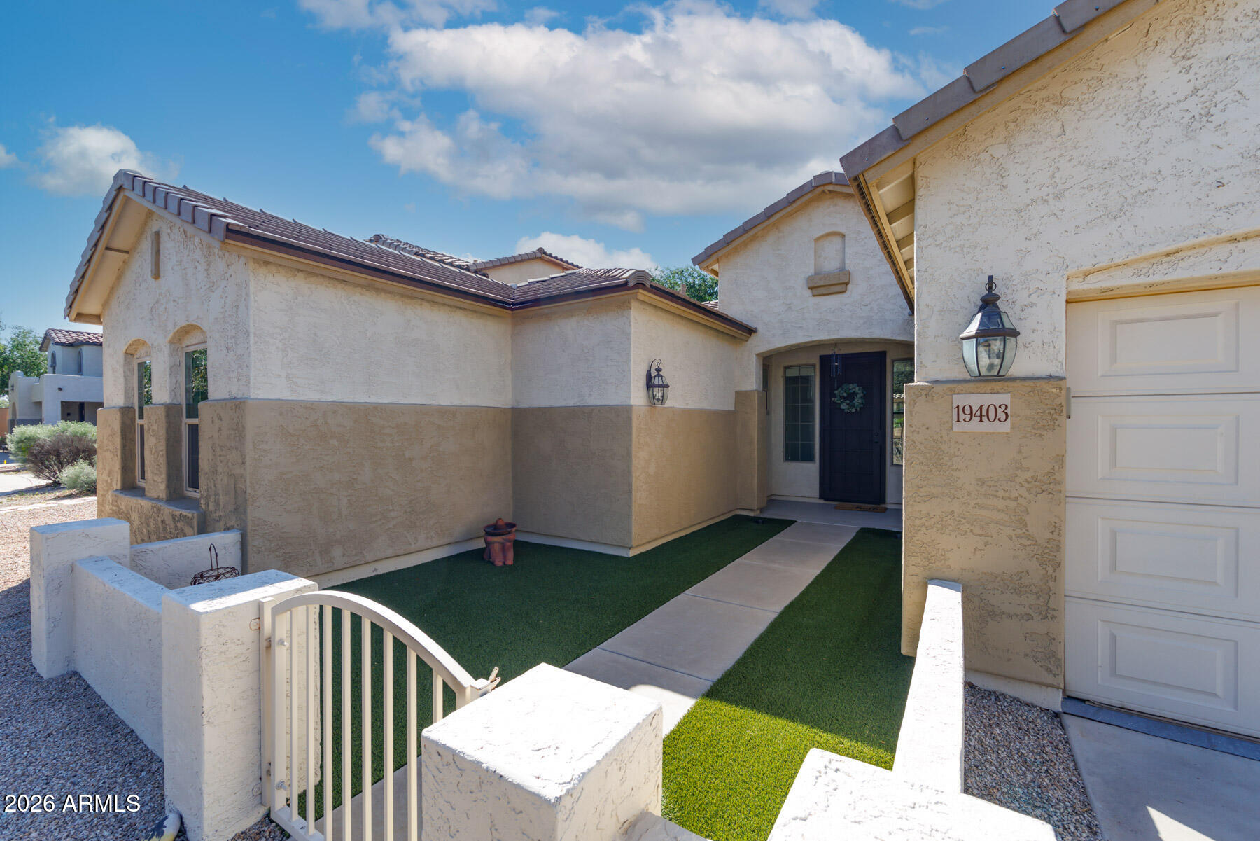 19403 E ARROWHEAD Trail