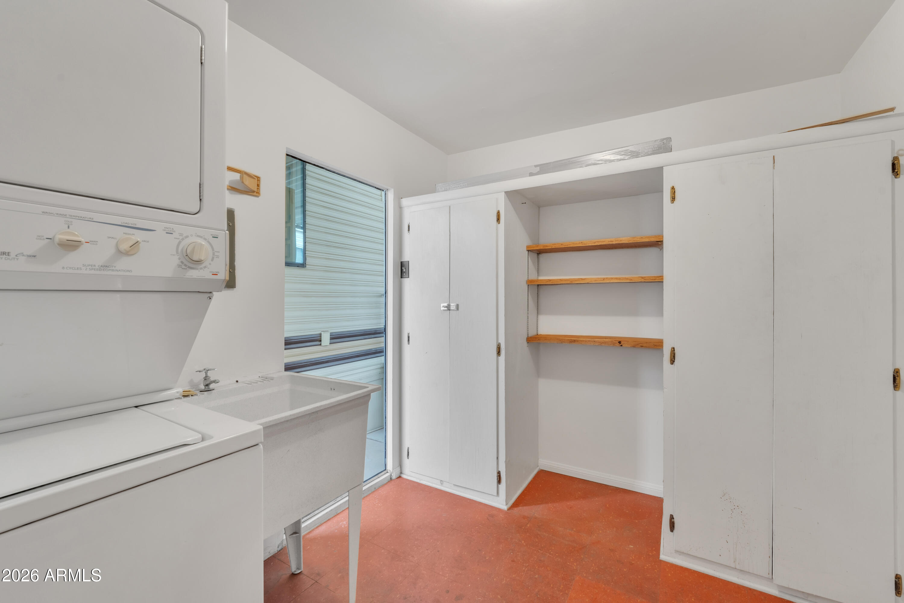 1152 S SIOUX Drive