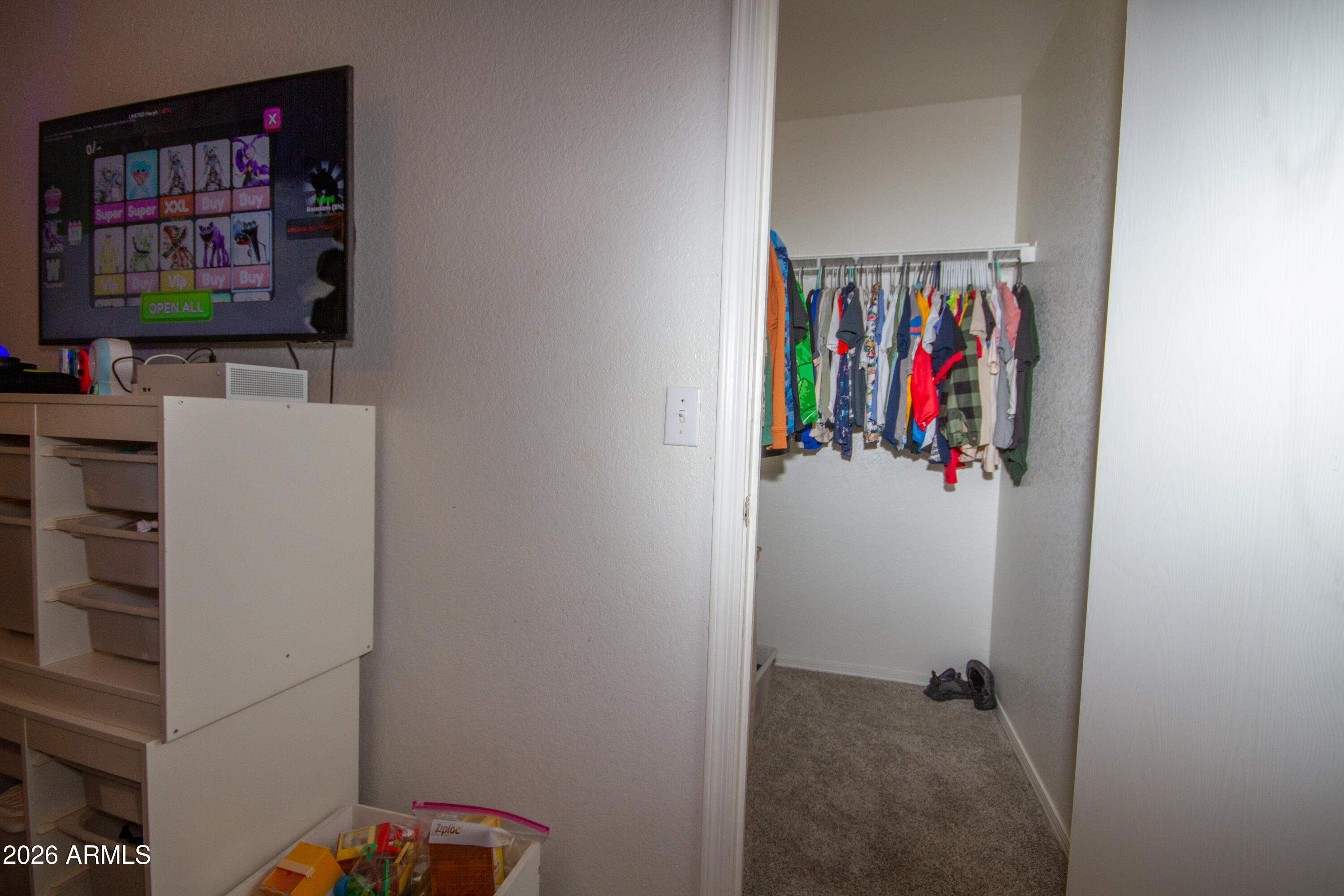 1204 E Silversmith Trail