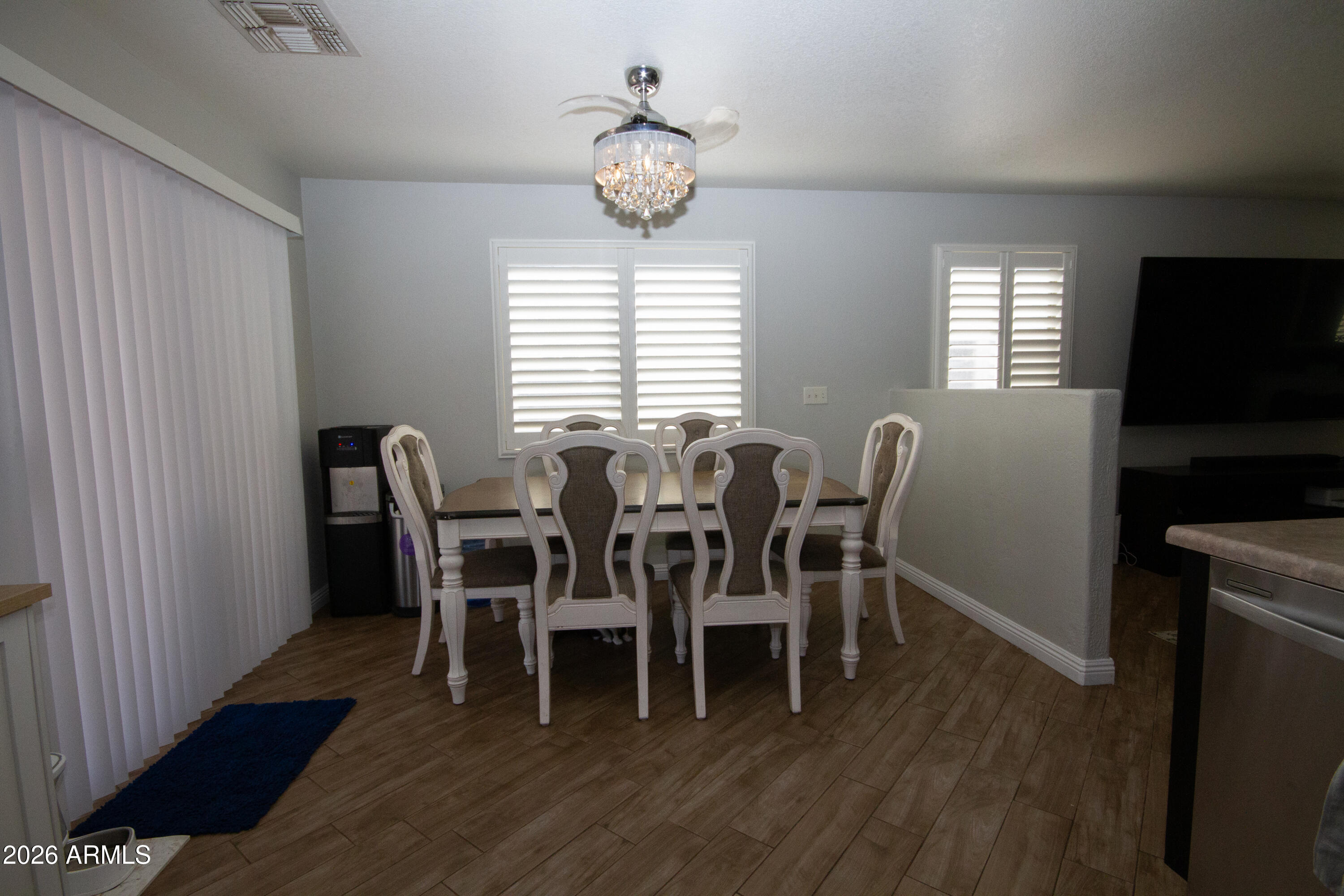 1204 E Silversmith Trail