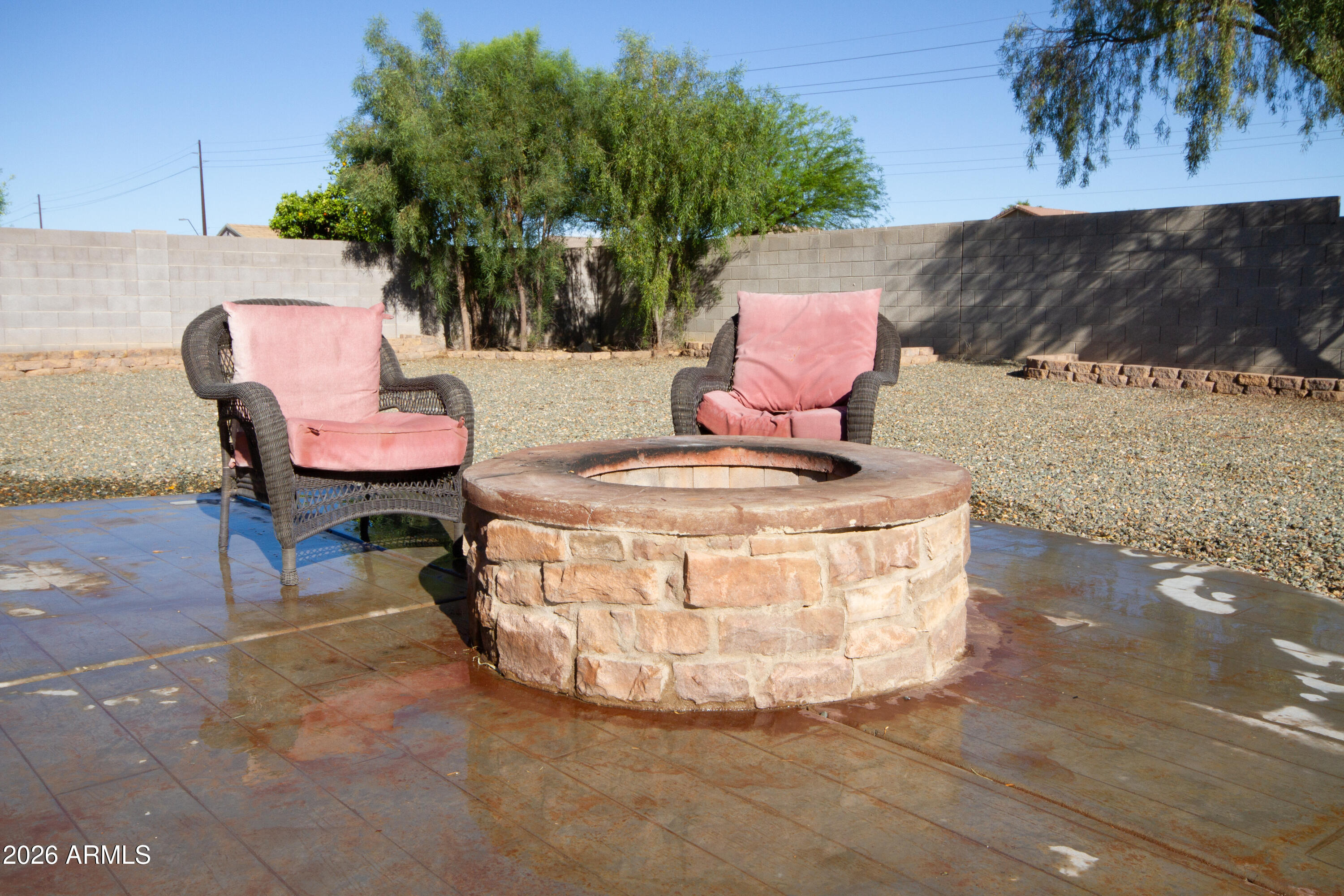 1204 E Silversmith Trail