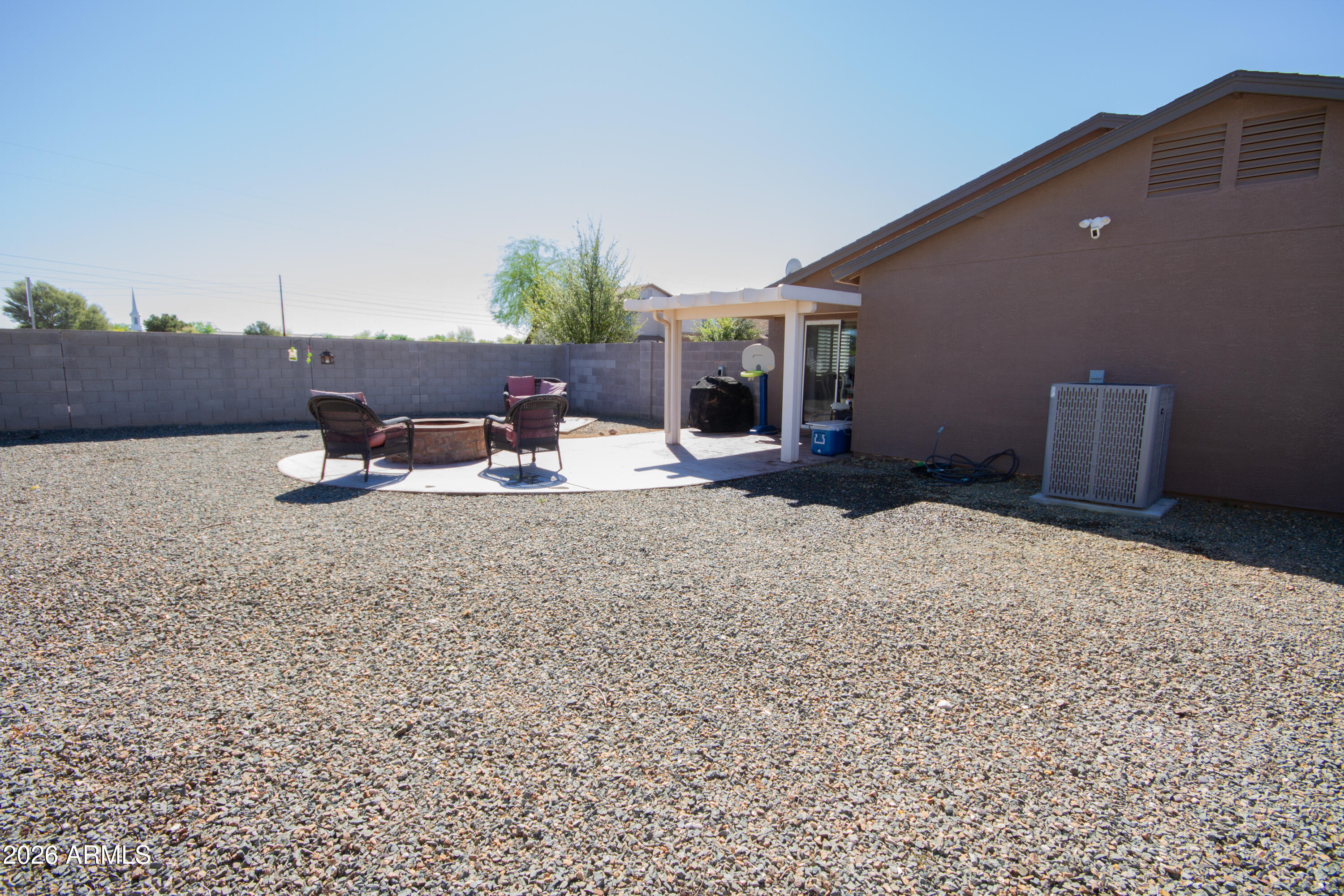 1204 E Silversmith Trail