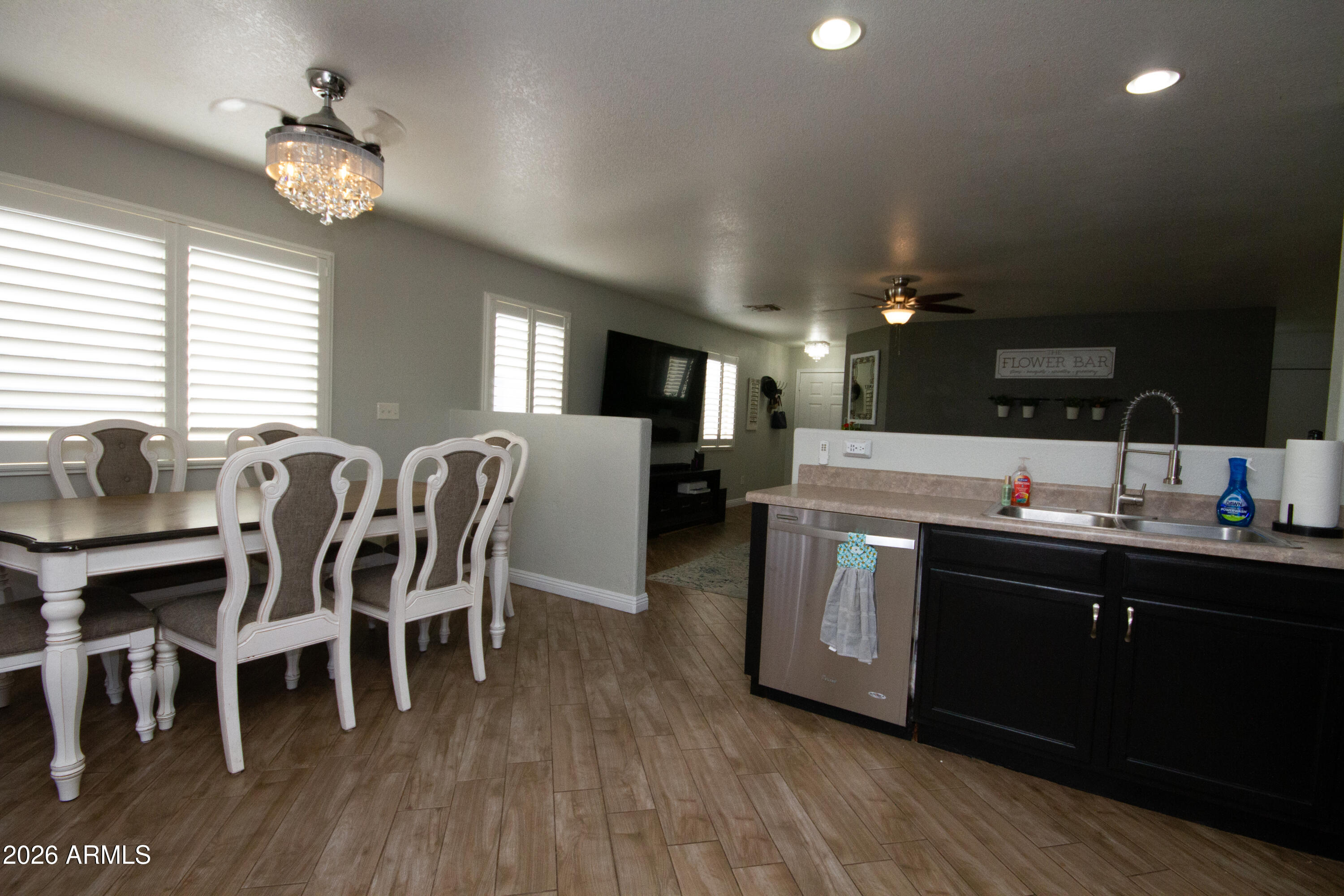 1204 E Silversmith Trail