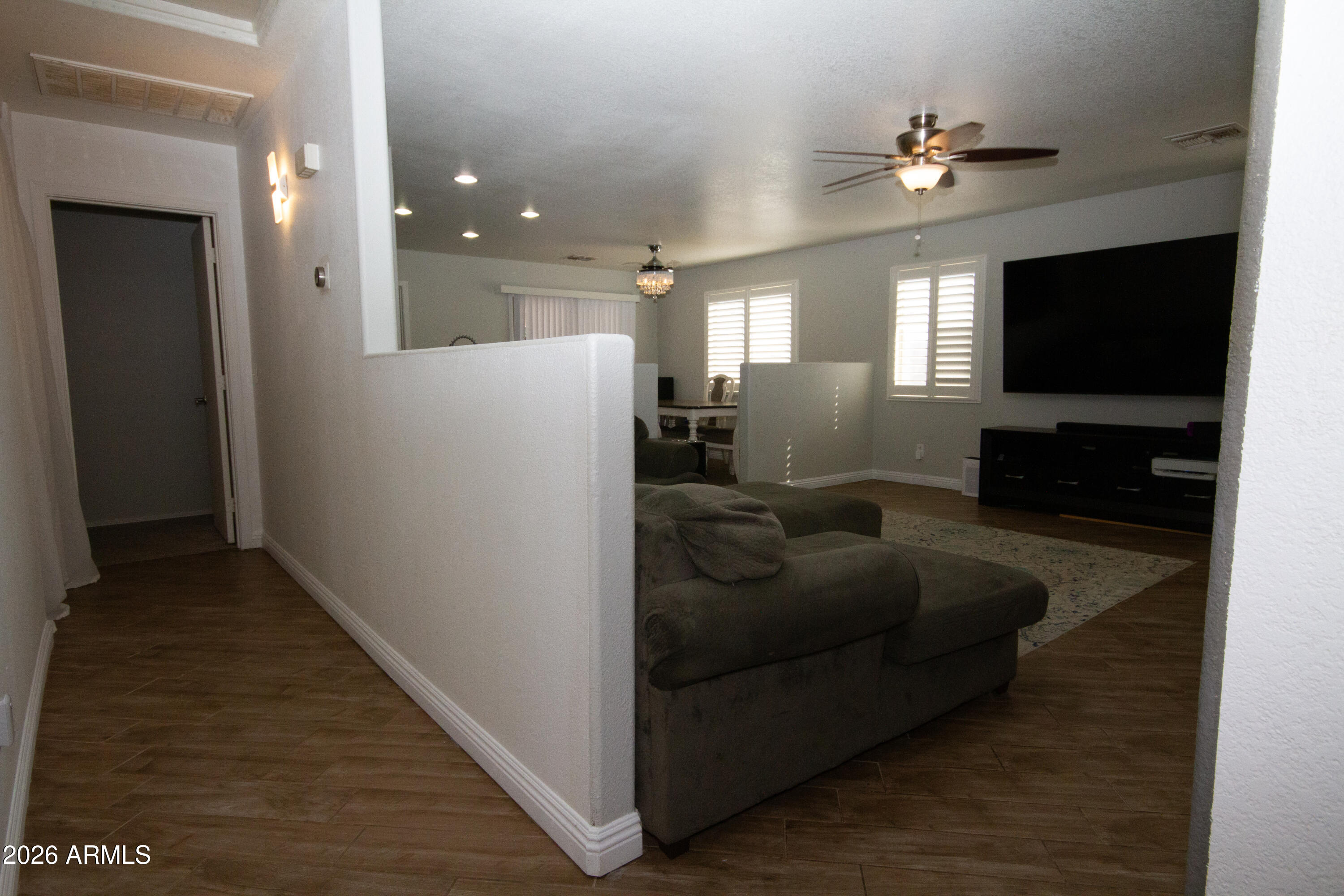 1204 E Silversmith Trail