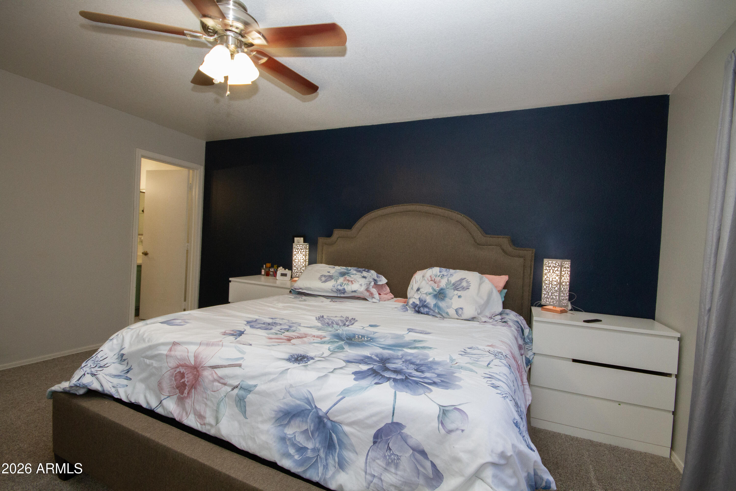 1204 E Silversmith Trail