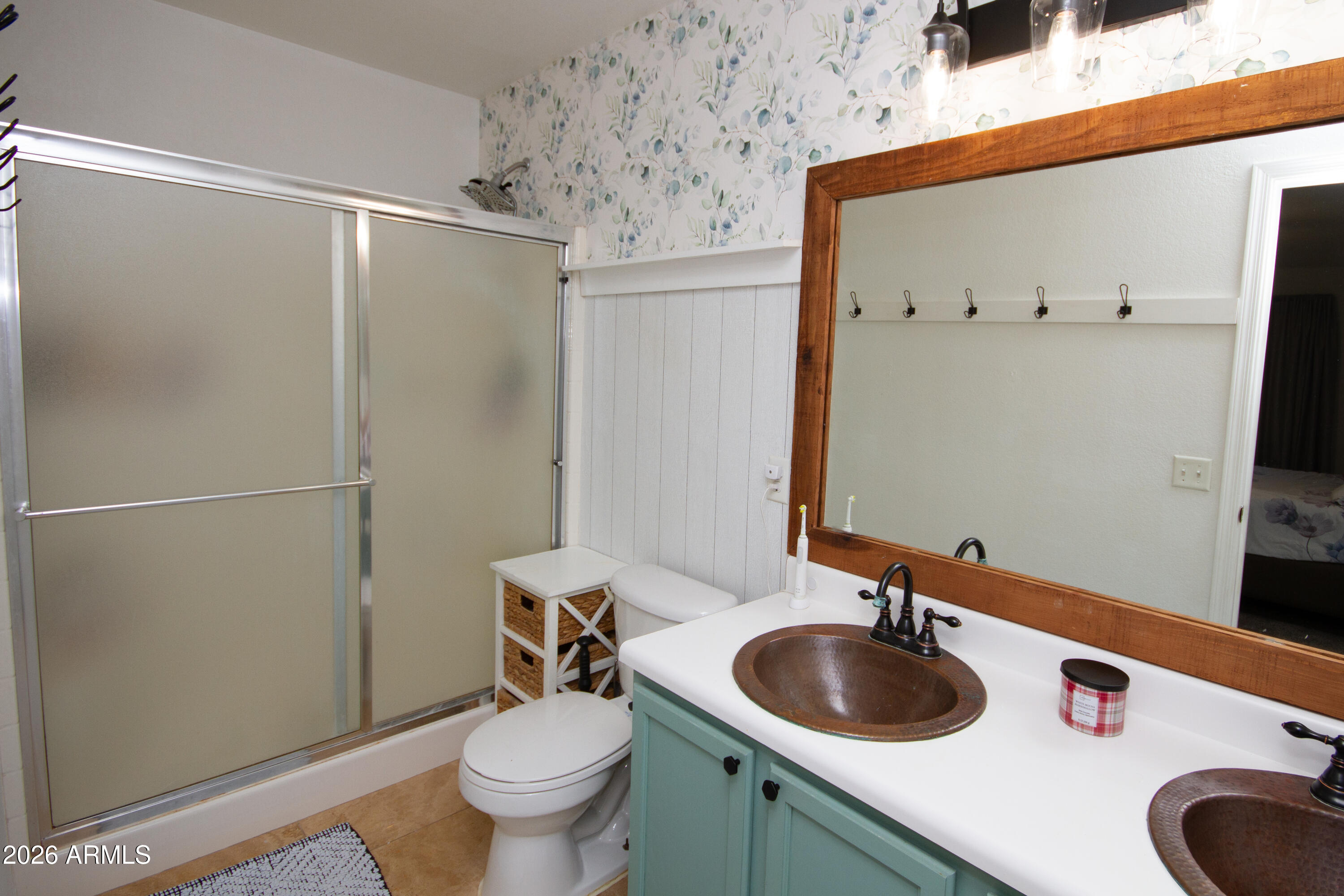 1204 E Silversmith Trail