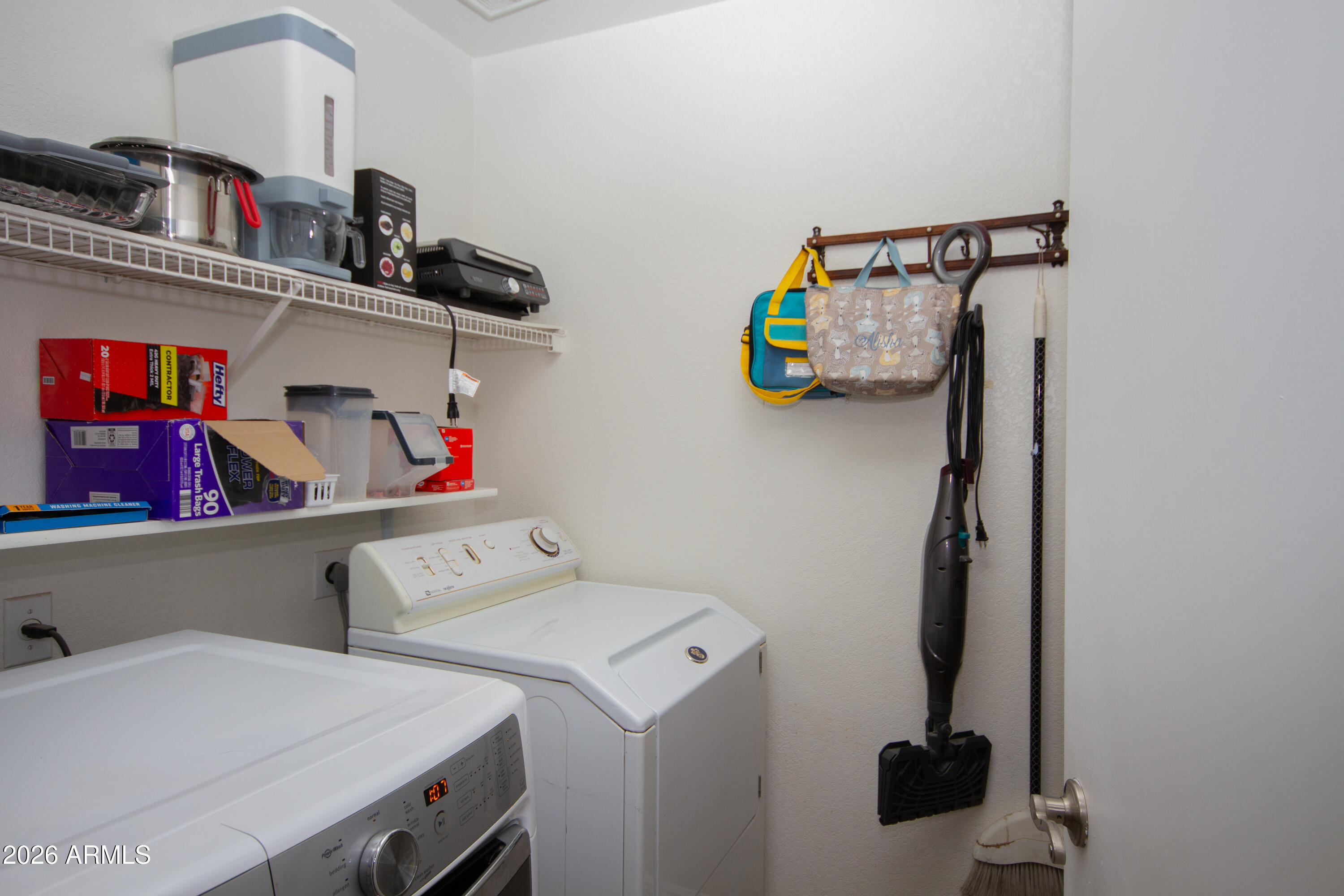 1204 E Silversmith Trail