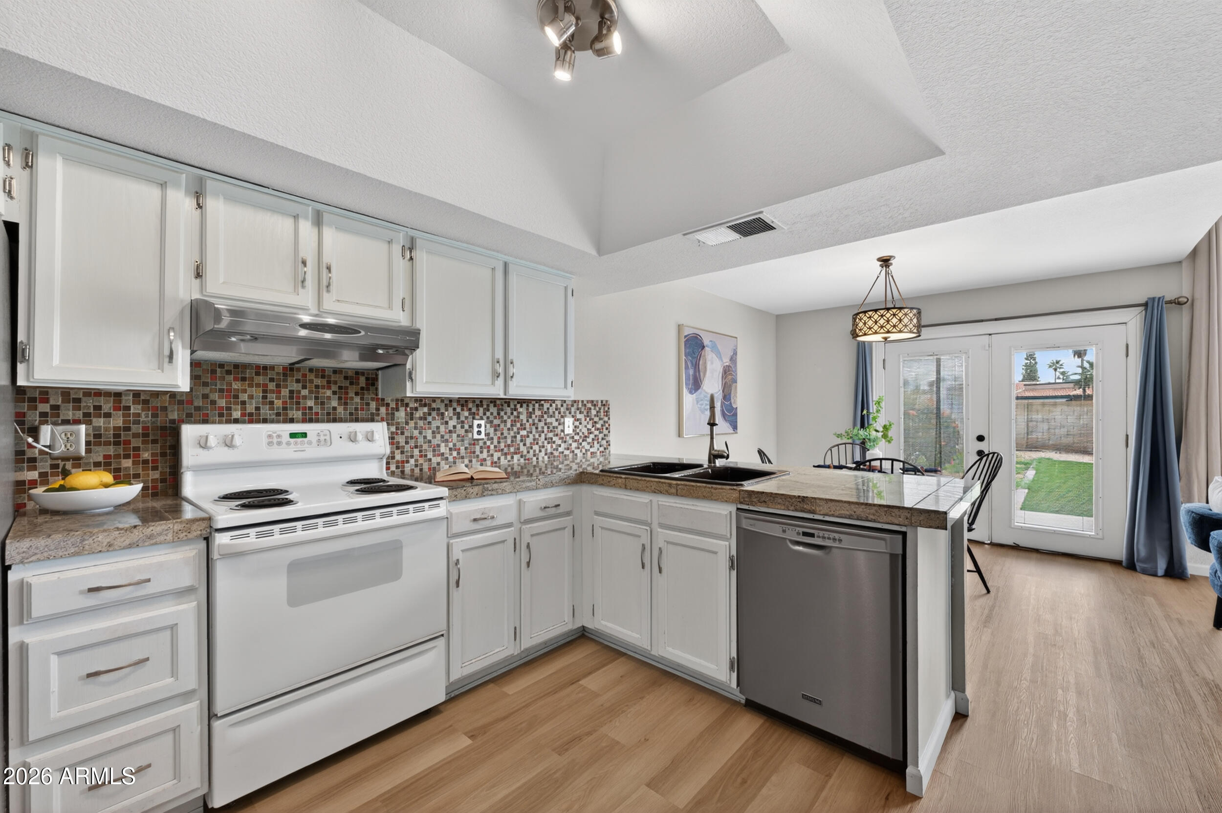 1753 E JACINTO Circle