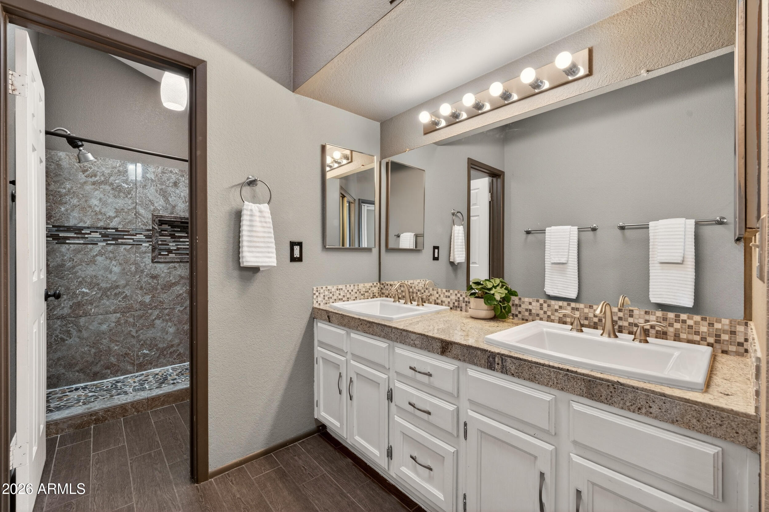 1753 E JACINTO Circle