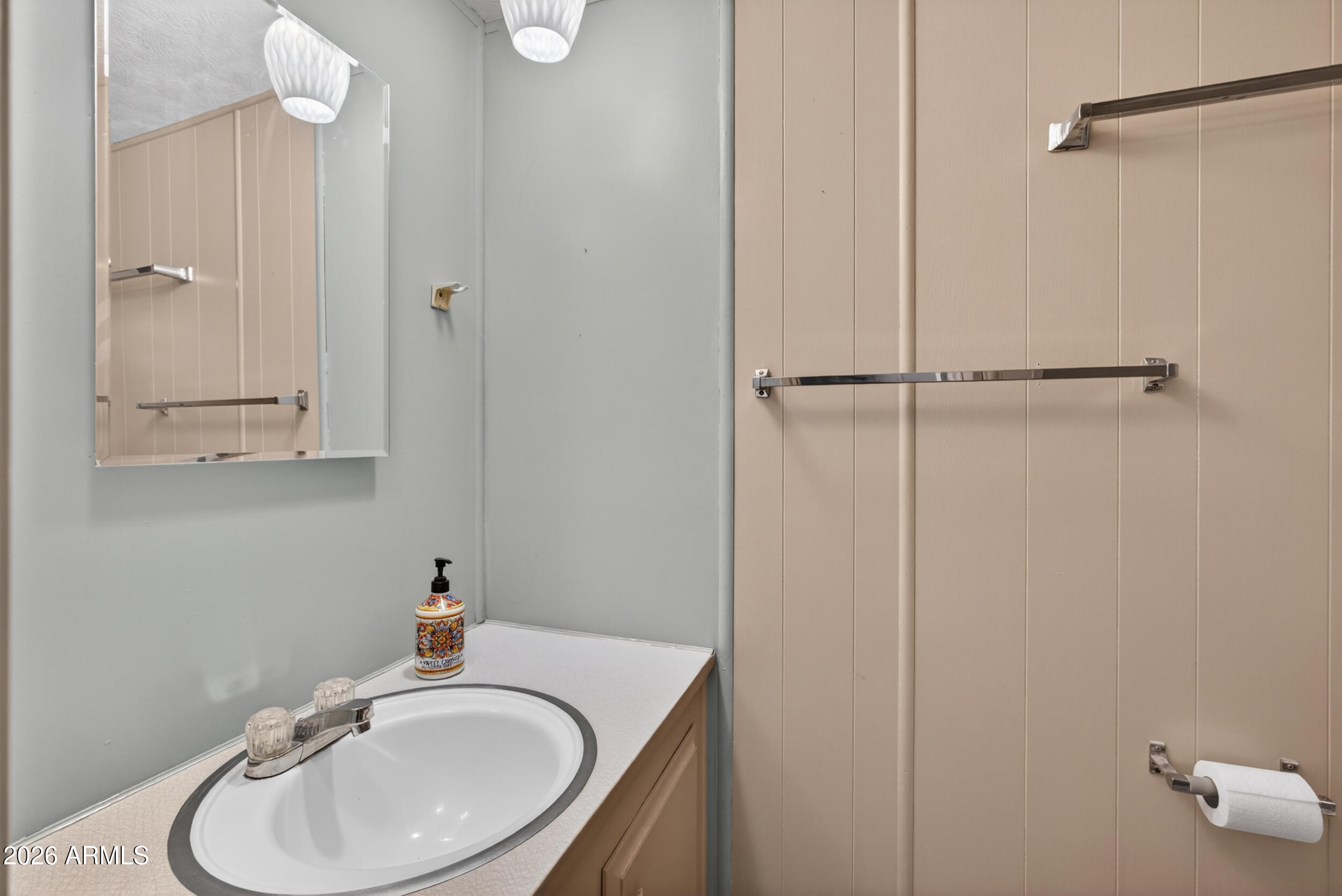 523 S PARK VIEW Circle