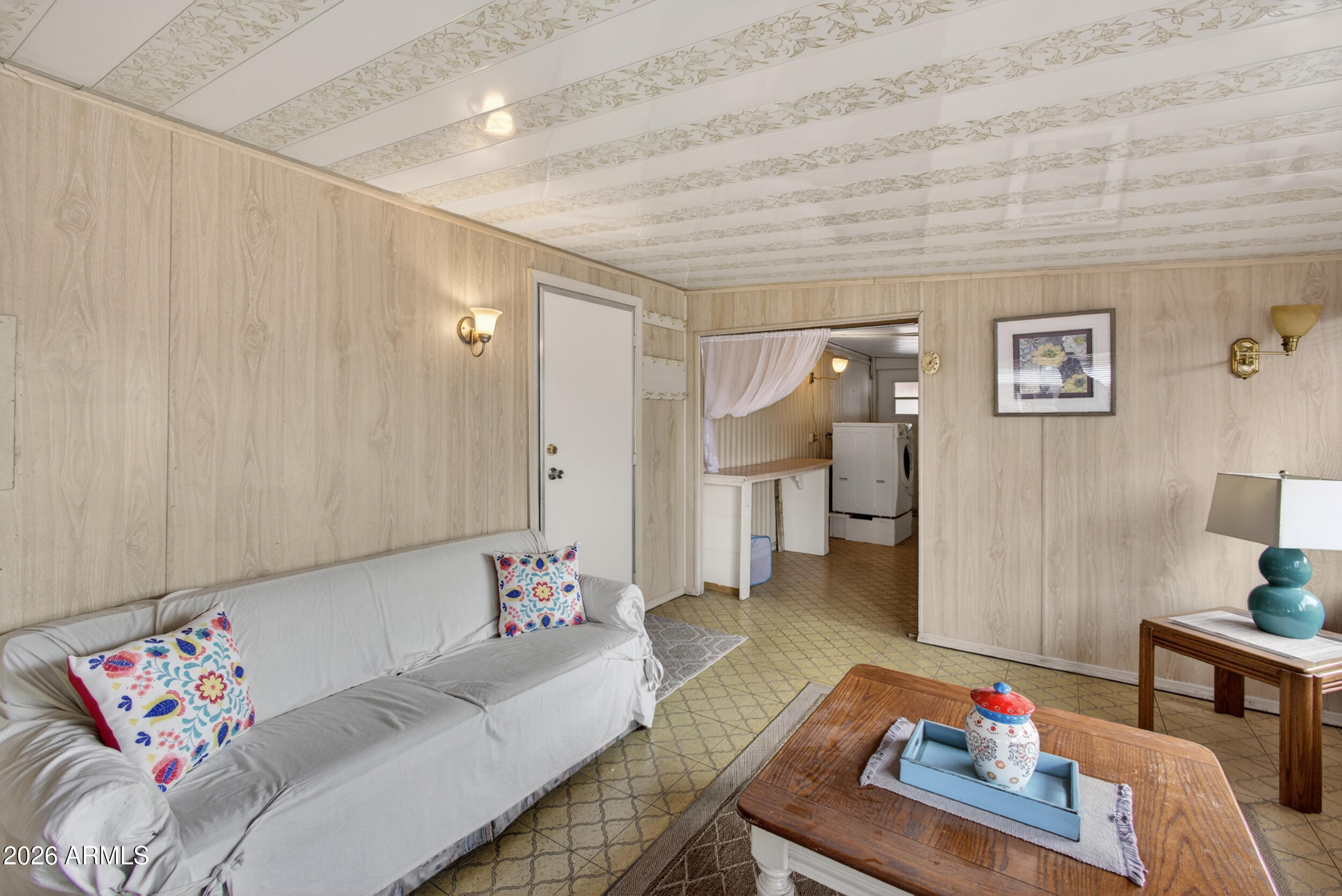 523 S PARK VIEW Circle