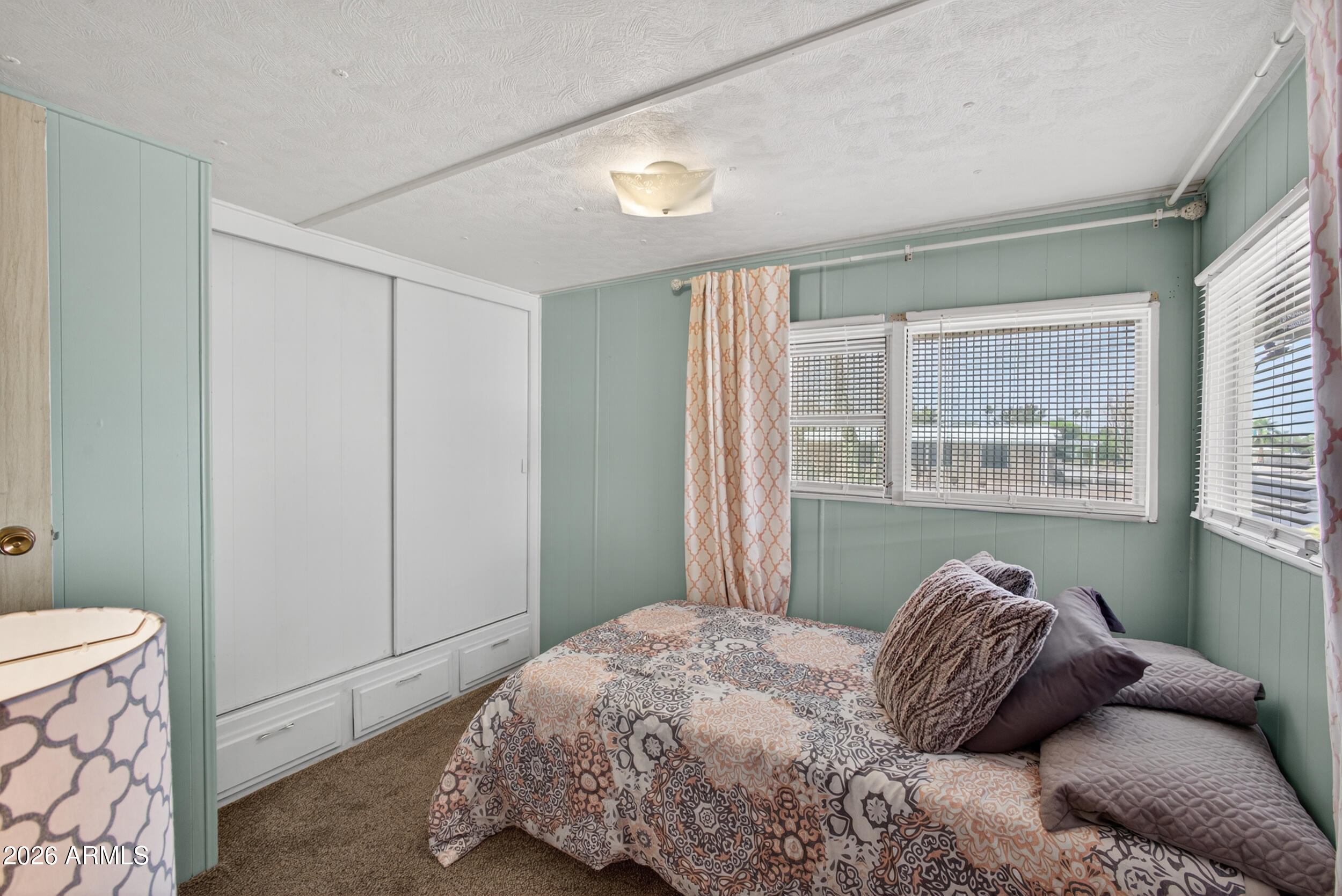 523 S PARK VIEW Circle