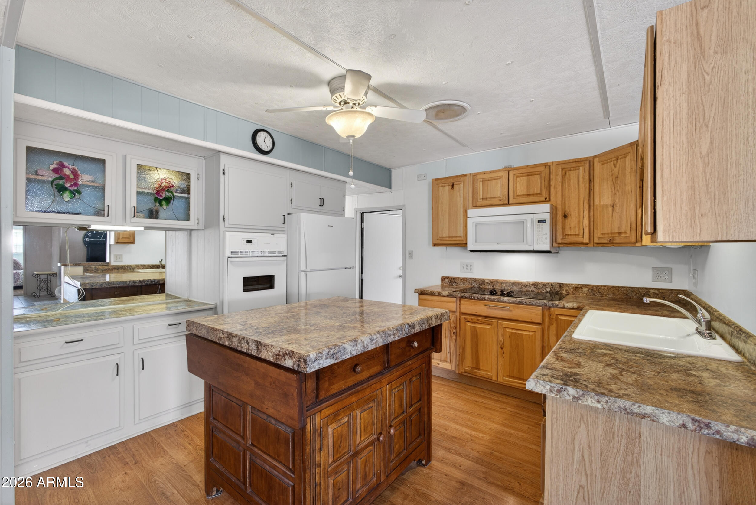 523 S PARK VIEW Circle