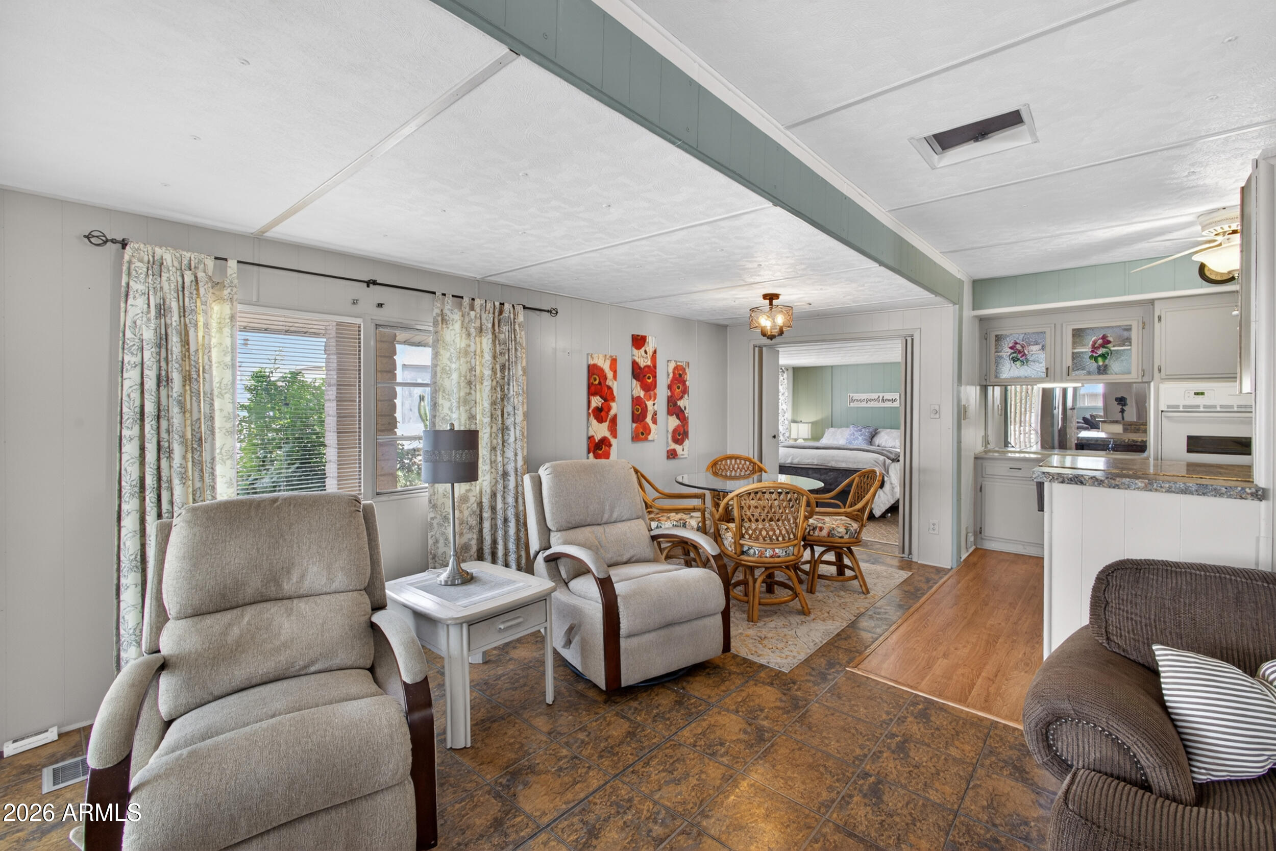 523 S PARK VIEW Circle