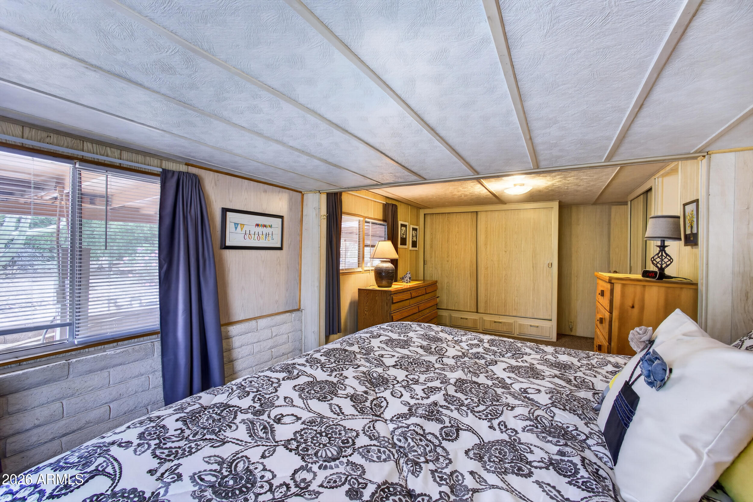 523 S PARK VIEW Circle