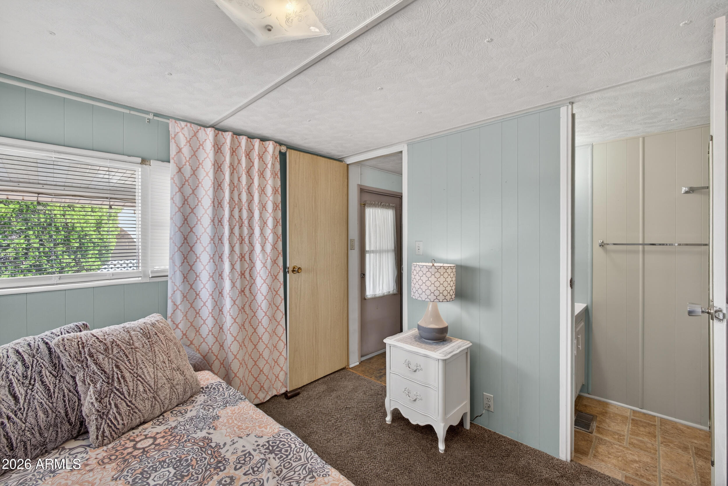 523 S PARK VIEW Circle