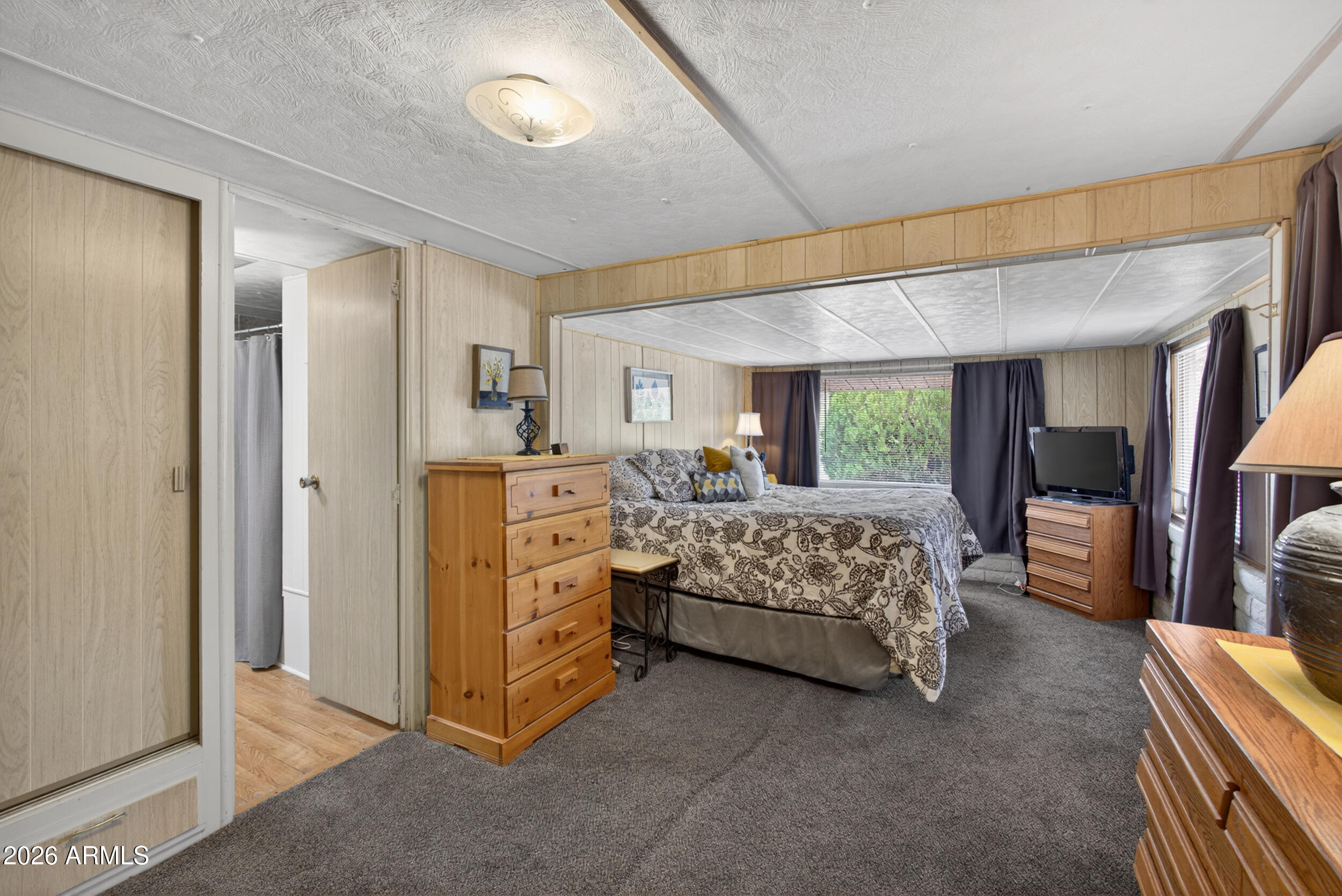 523 S PARK VIEW Circle