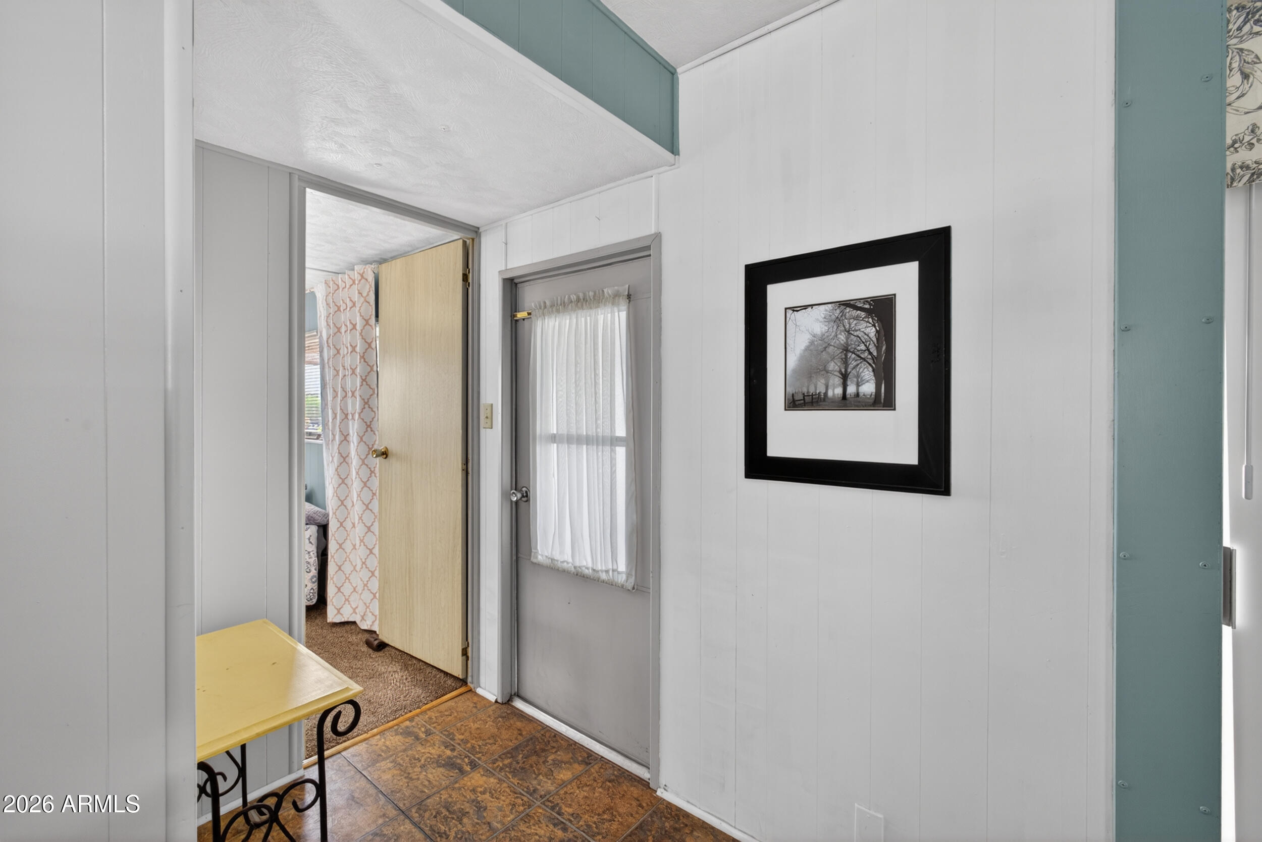 523 S PARK VIEW Circle