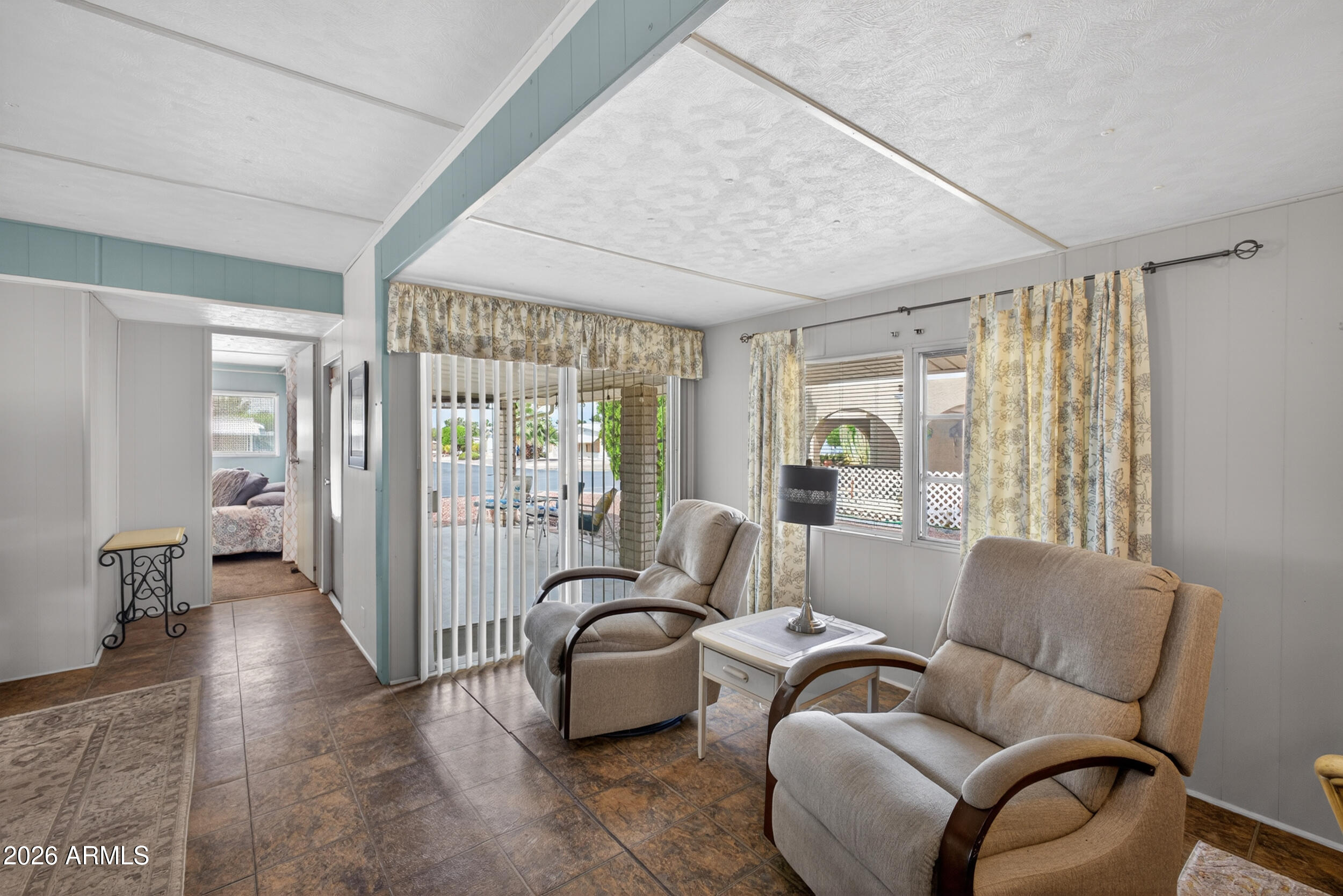 523 S PARK VIEW Circle