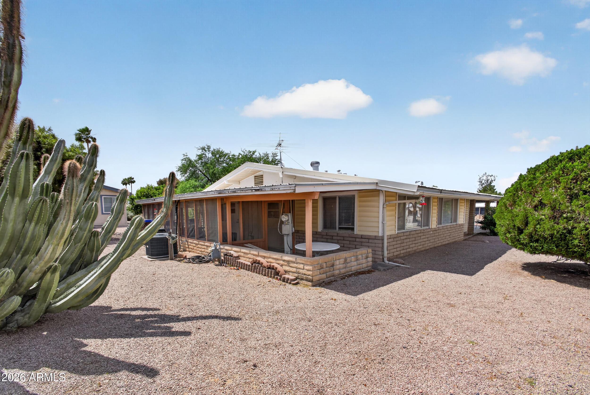 523 S PARK VIEW Circle