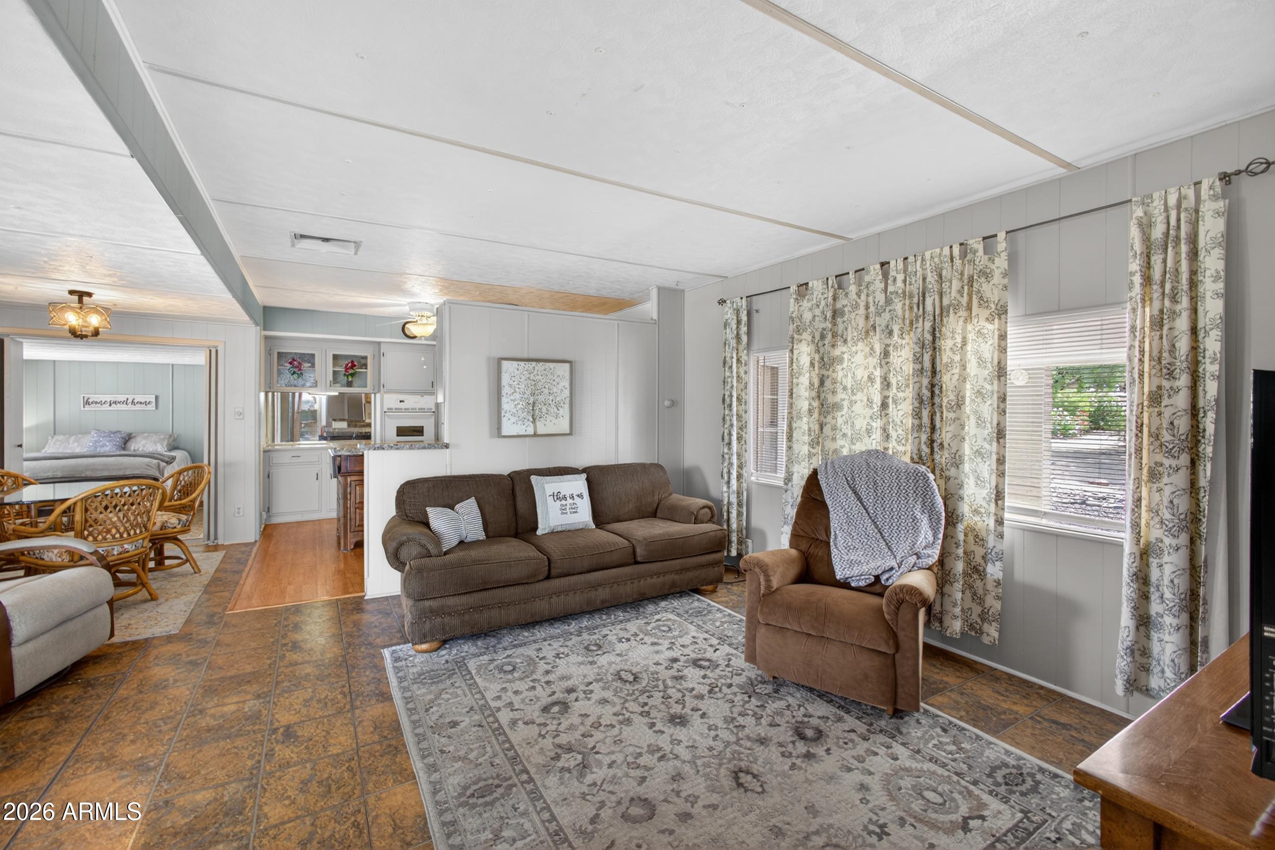 523 S PARK VIEW Circle