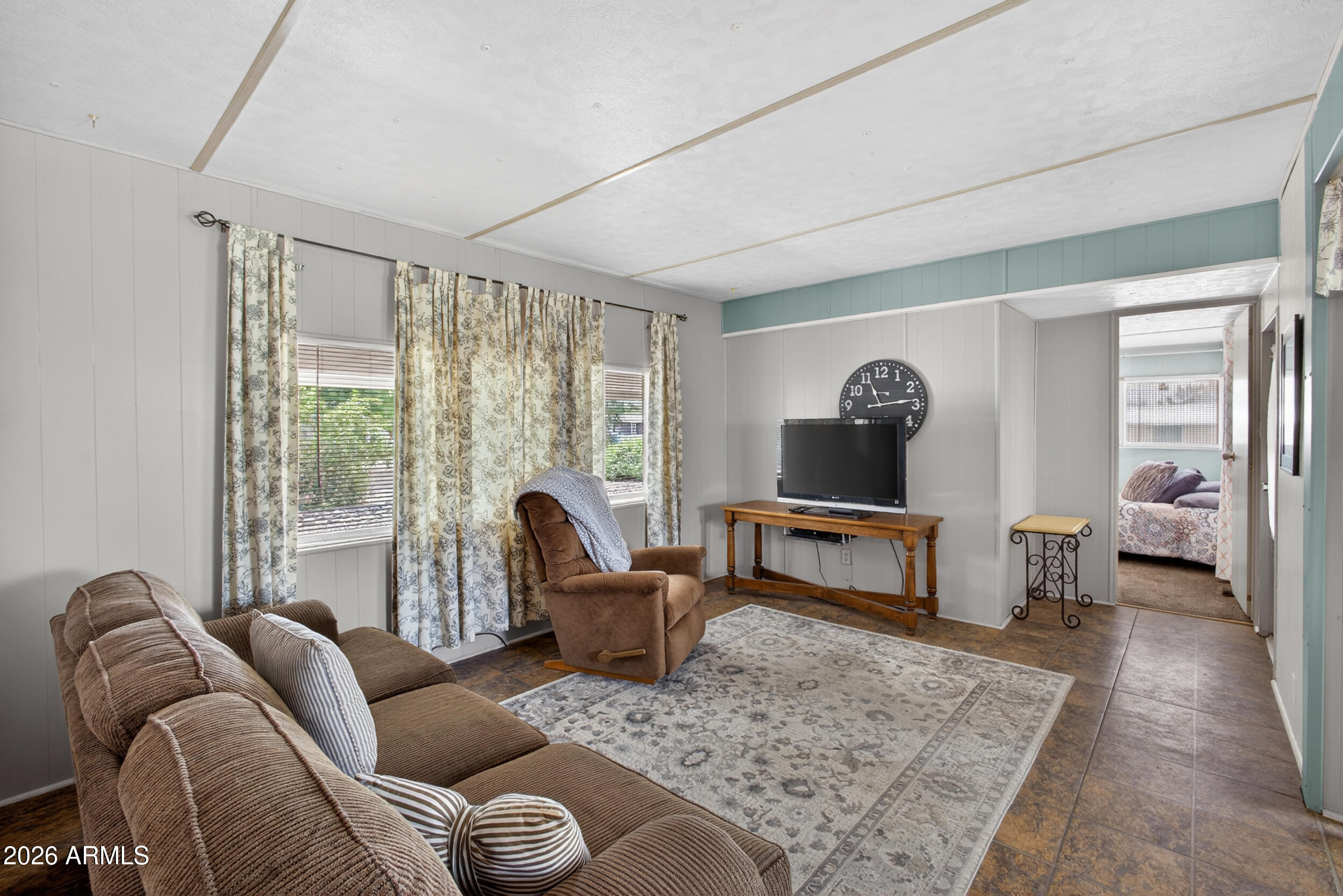 523 S PARK VIEW Circle