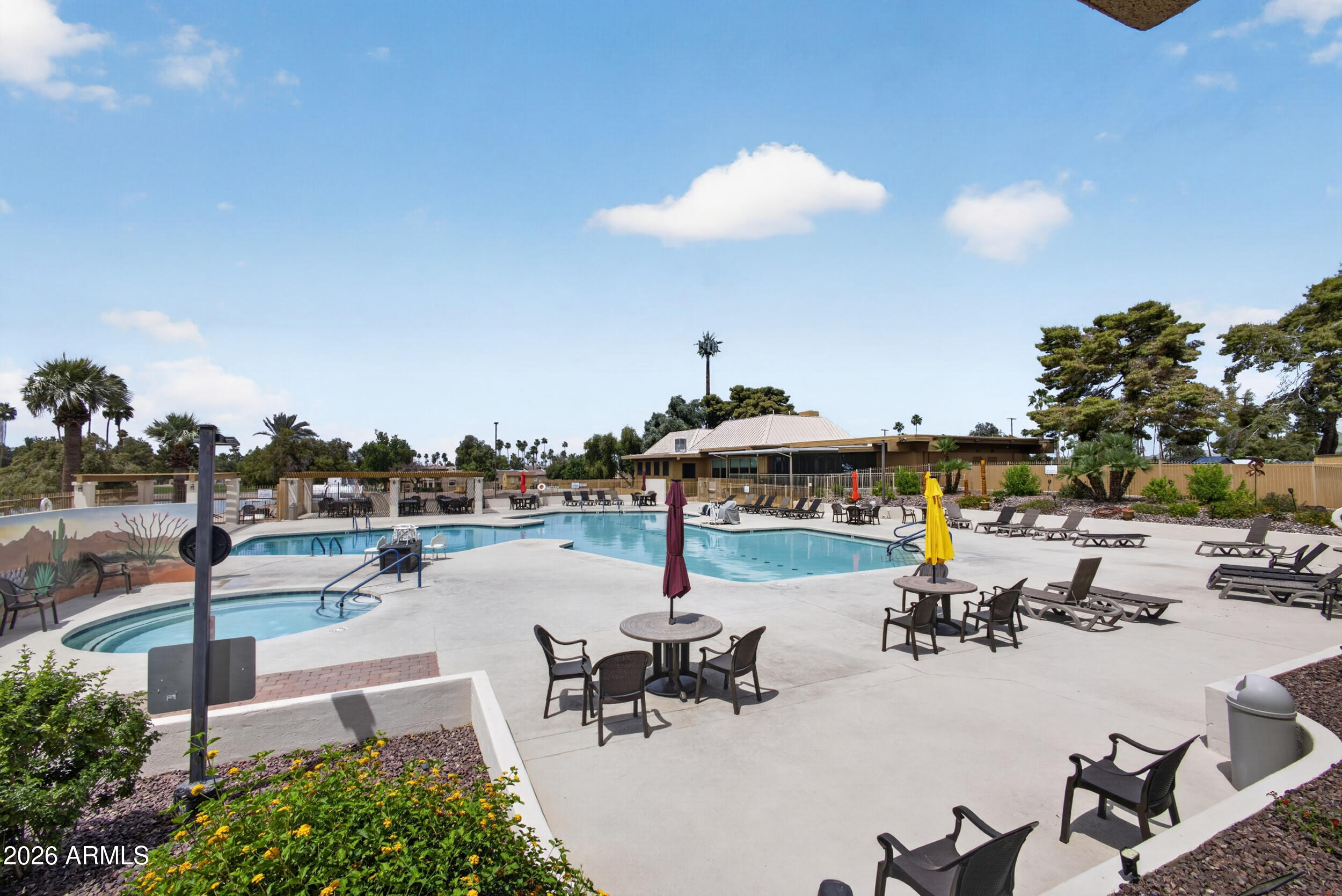 523 S PARK VIEW Circle