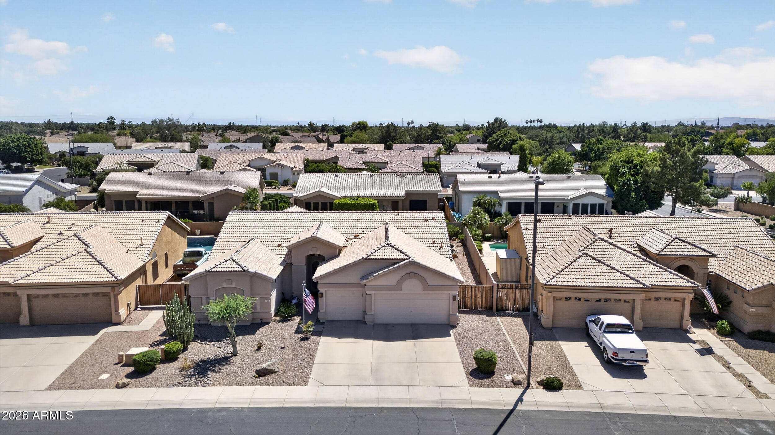 625 W MERRILL Avenue