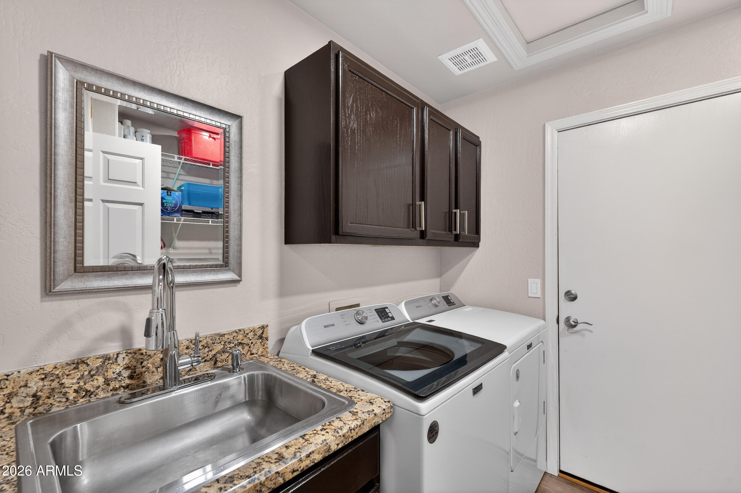 625 W MERRILL Avenue