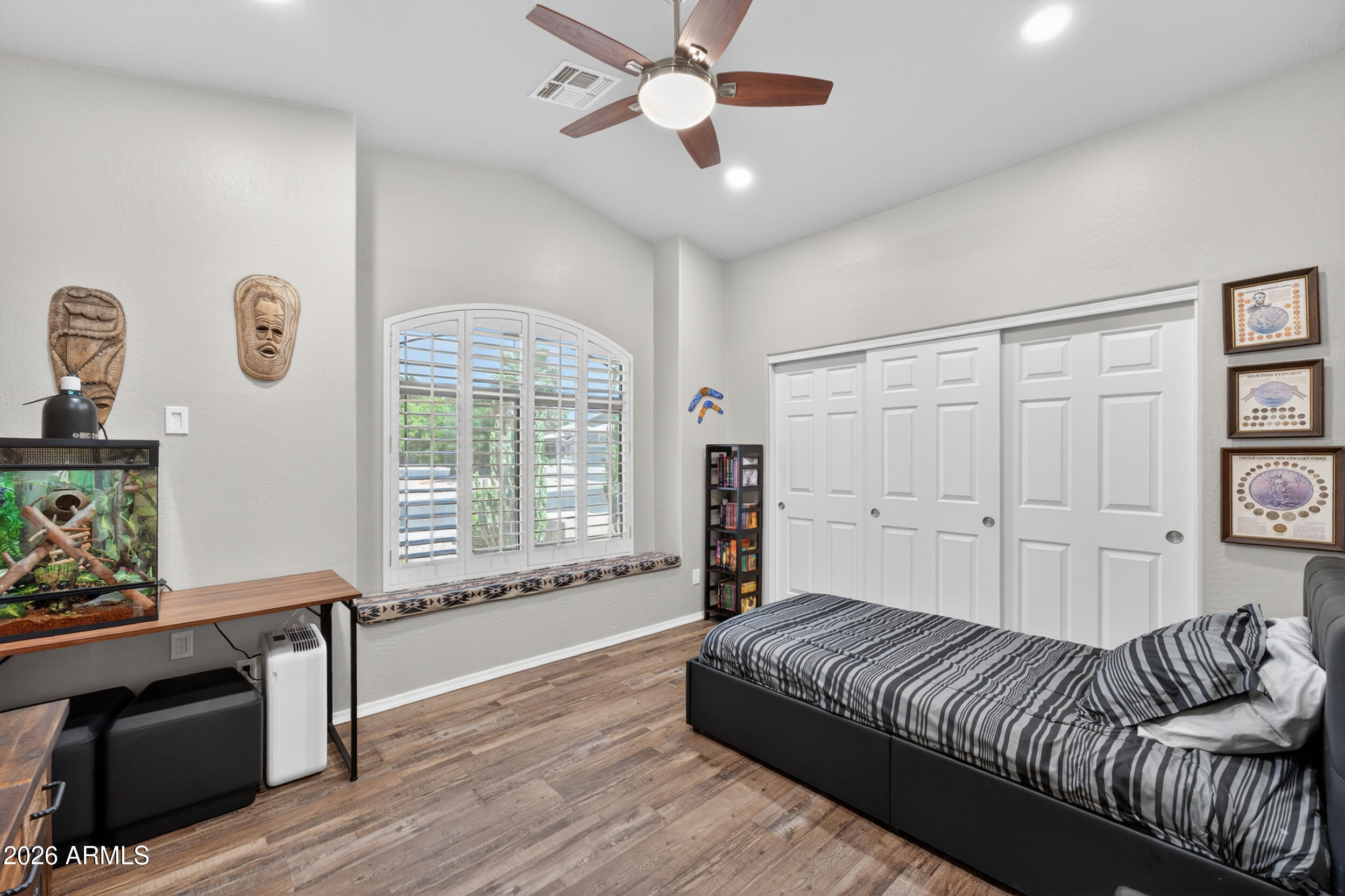 625 W MERRILL Avenue