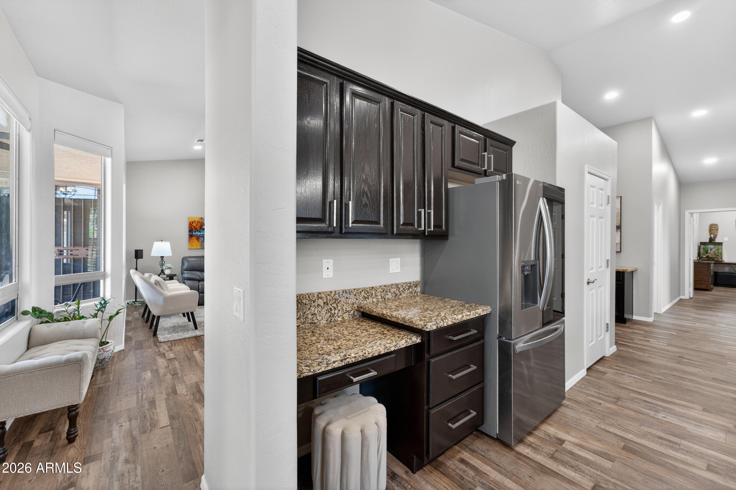 625 W MERRILL Avenue