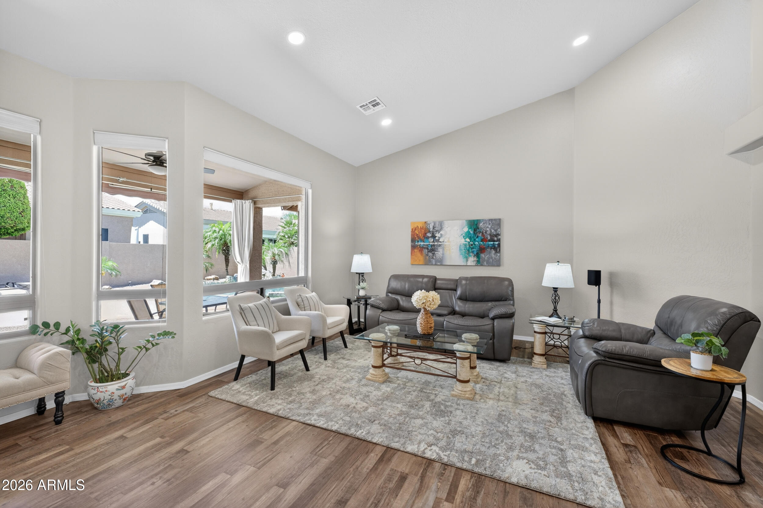 625 W MERRILL Avenue