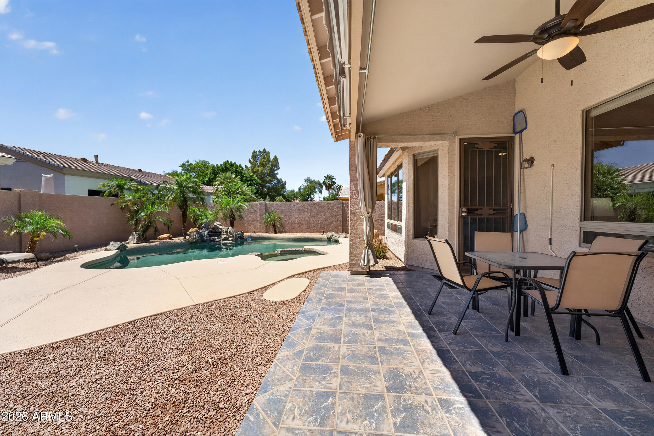 625 W MERRILL Avenue