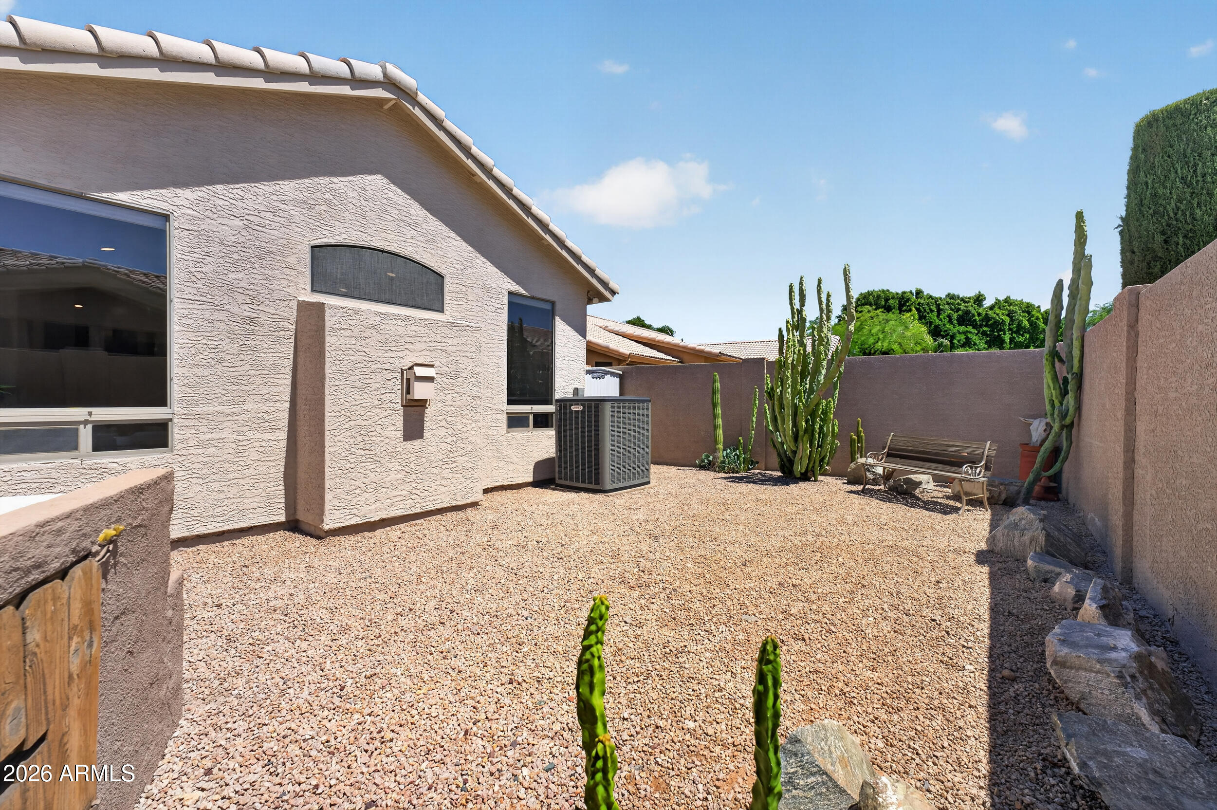 625 W MERRILL Avenue