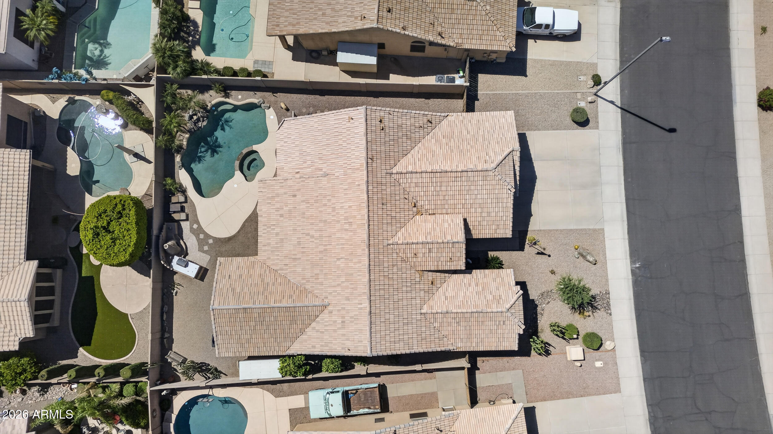 625 W MERRILL Avenue