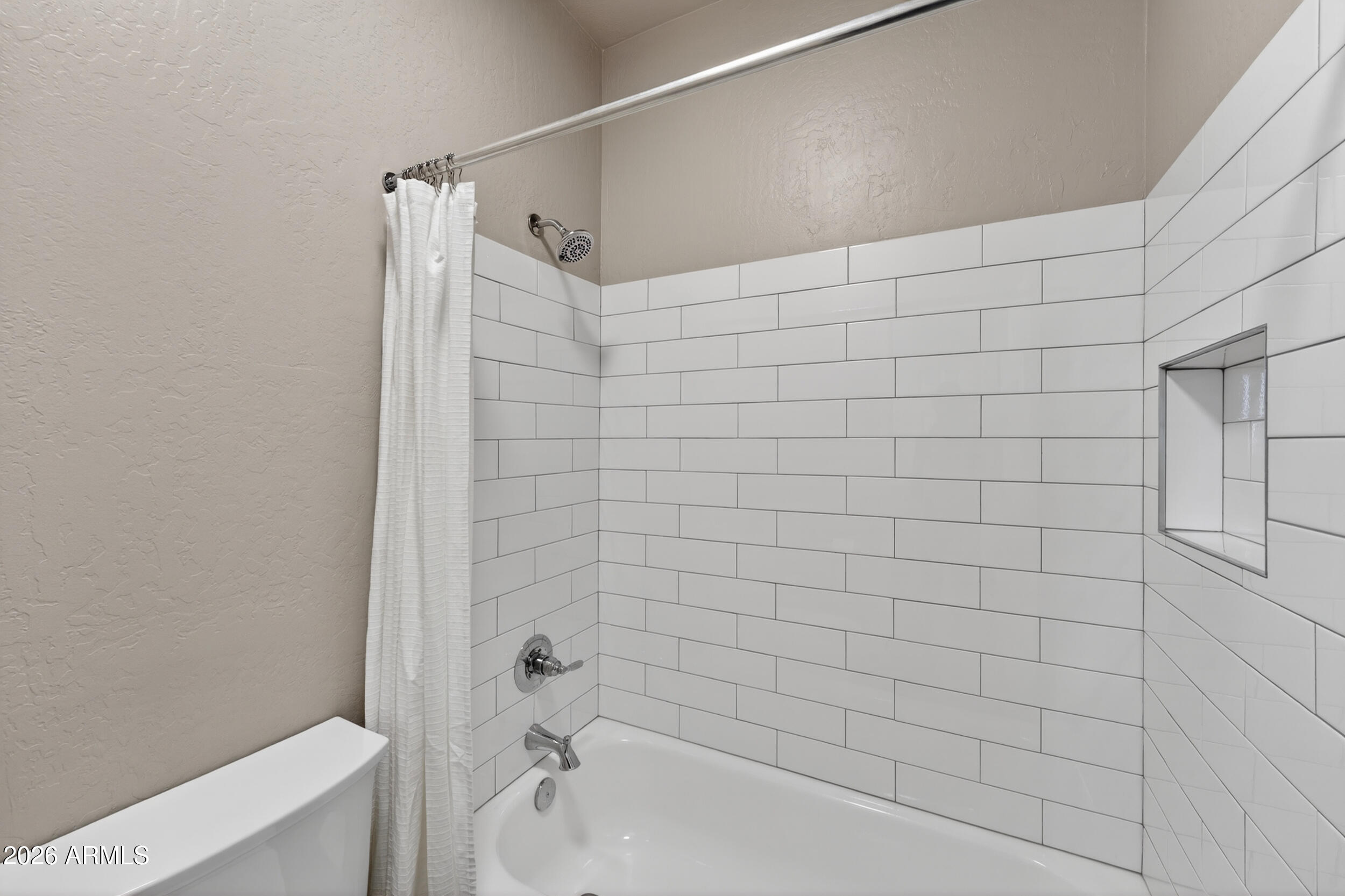 625 W MERRILL Avenue