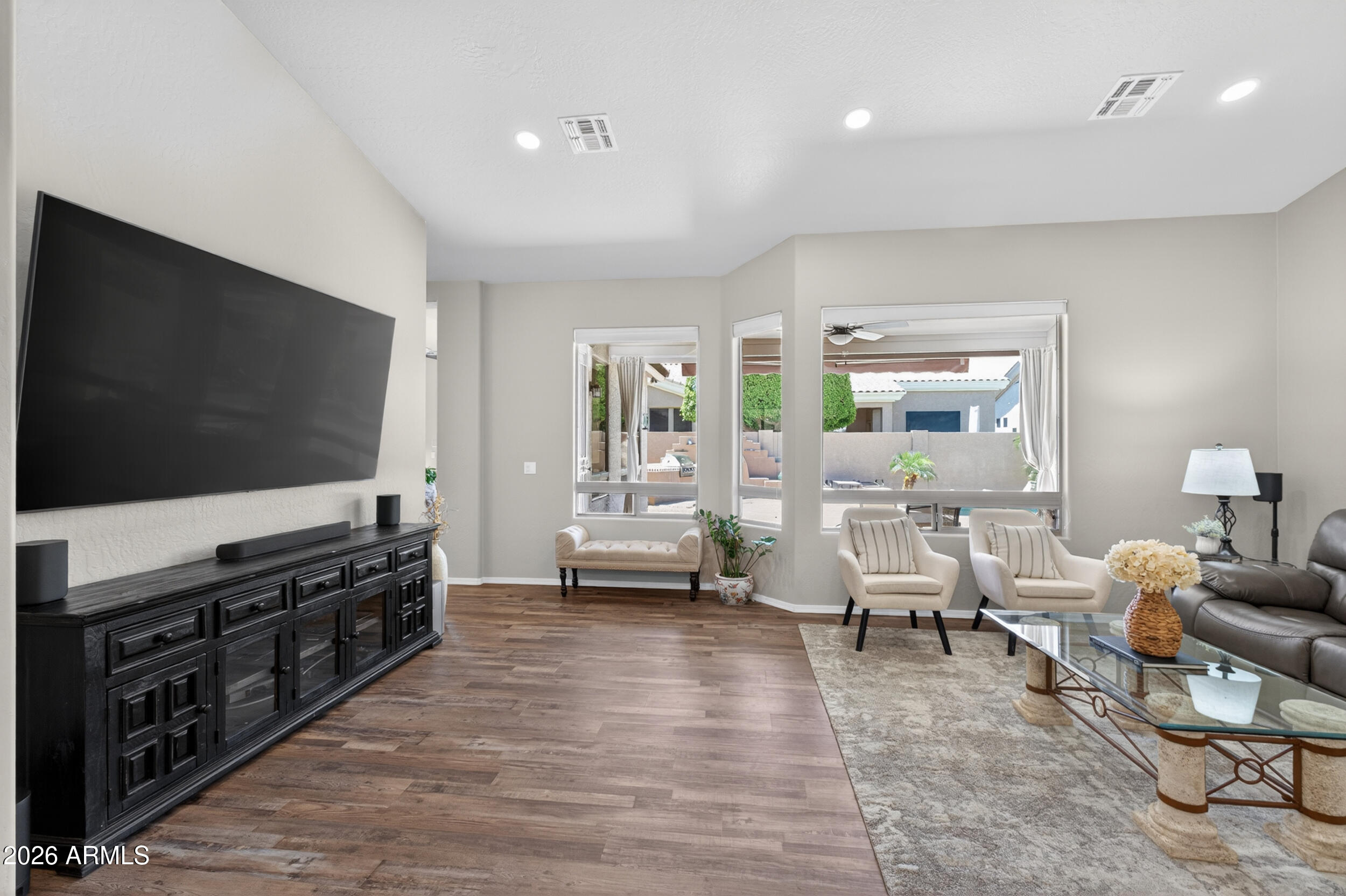 625 W MERRILL Avenue