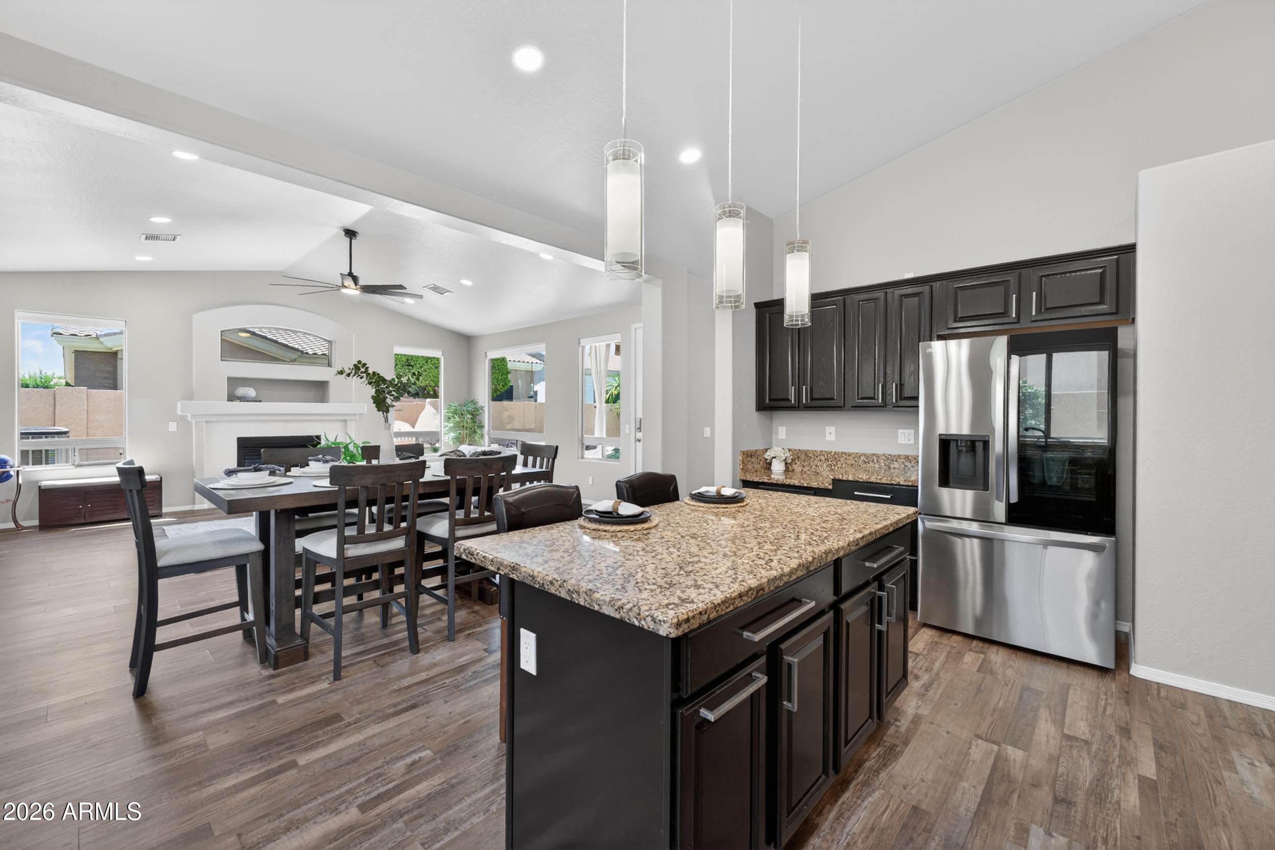 625 W MERRILL Avenue