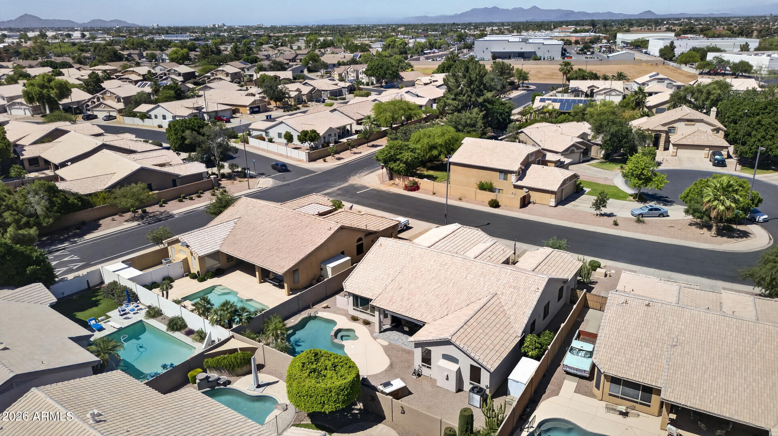 625 W MERRILL Avenue