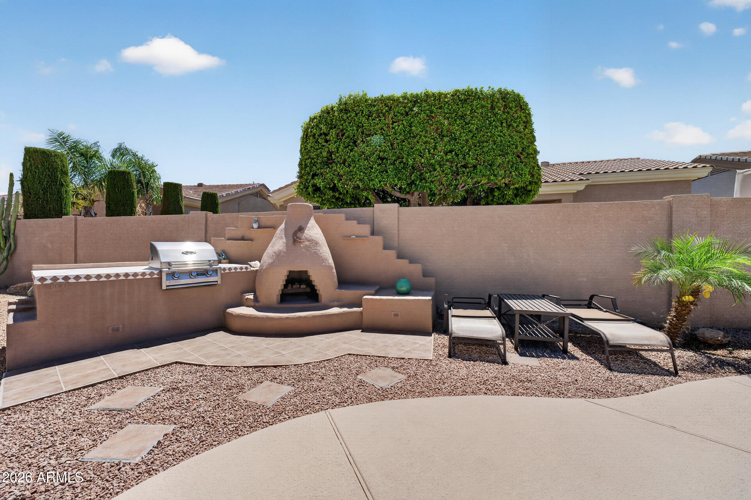 625 W MERRILL Avenue