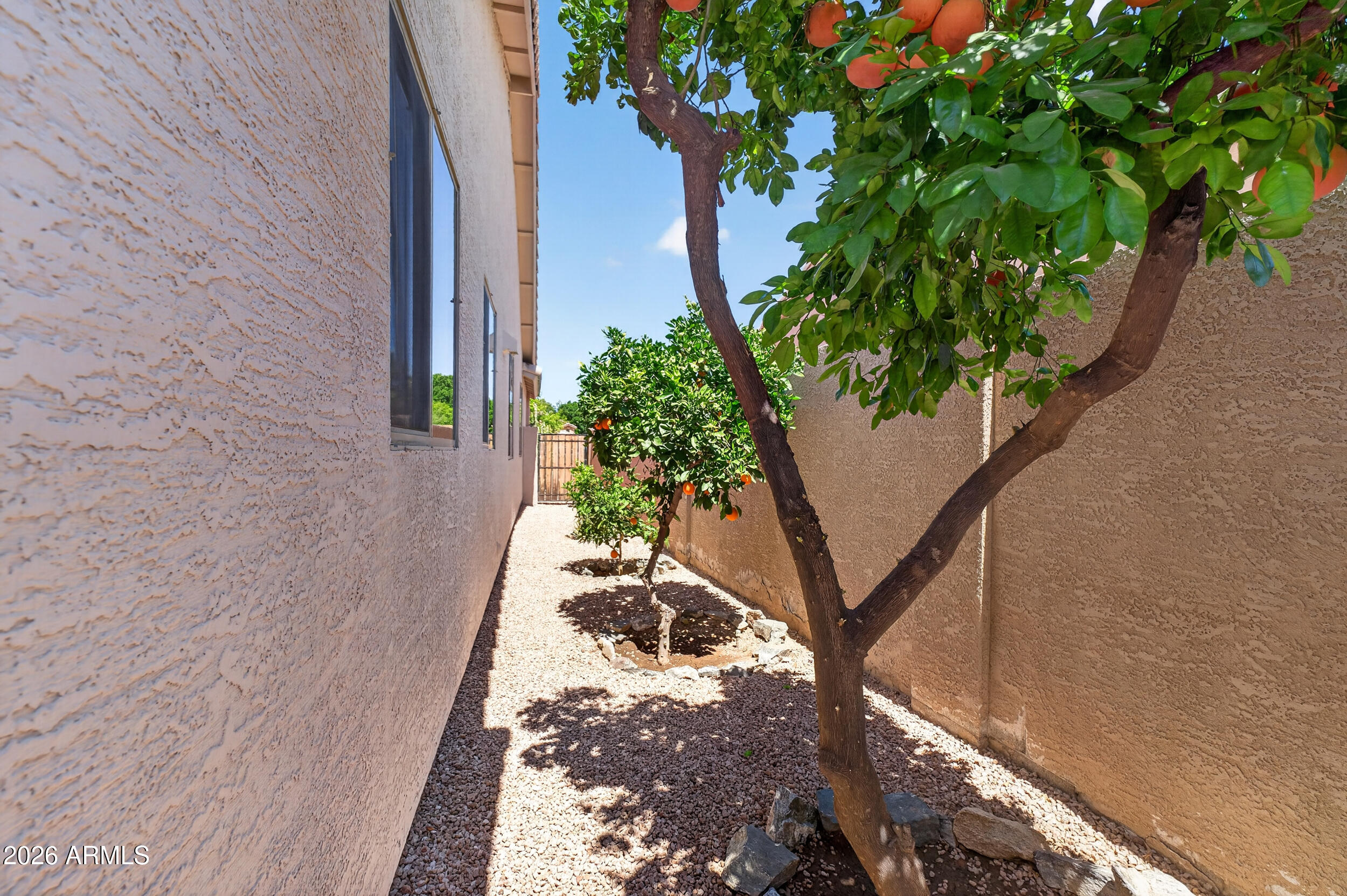 625 W MERRILL Avenue