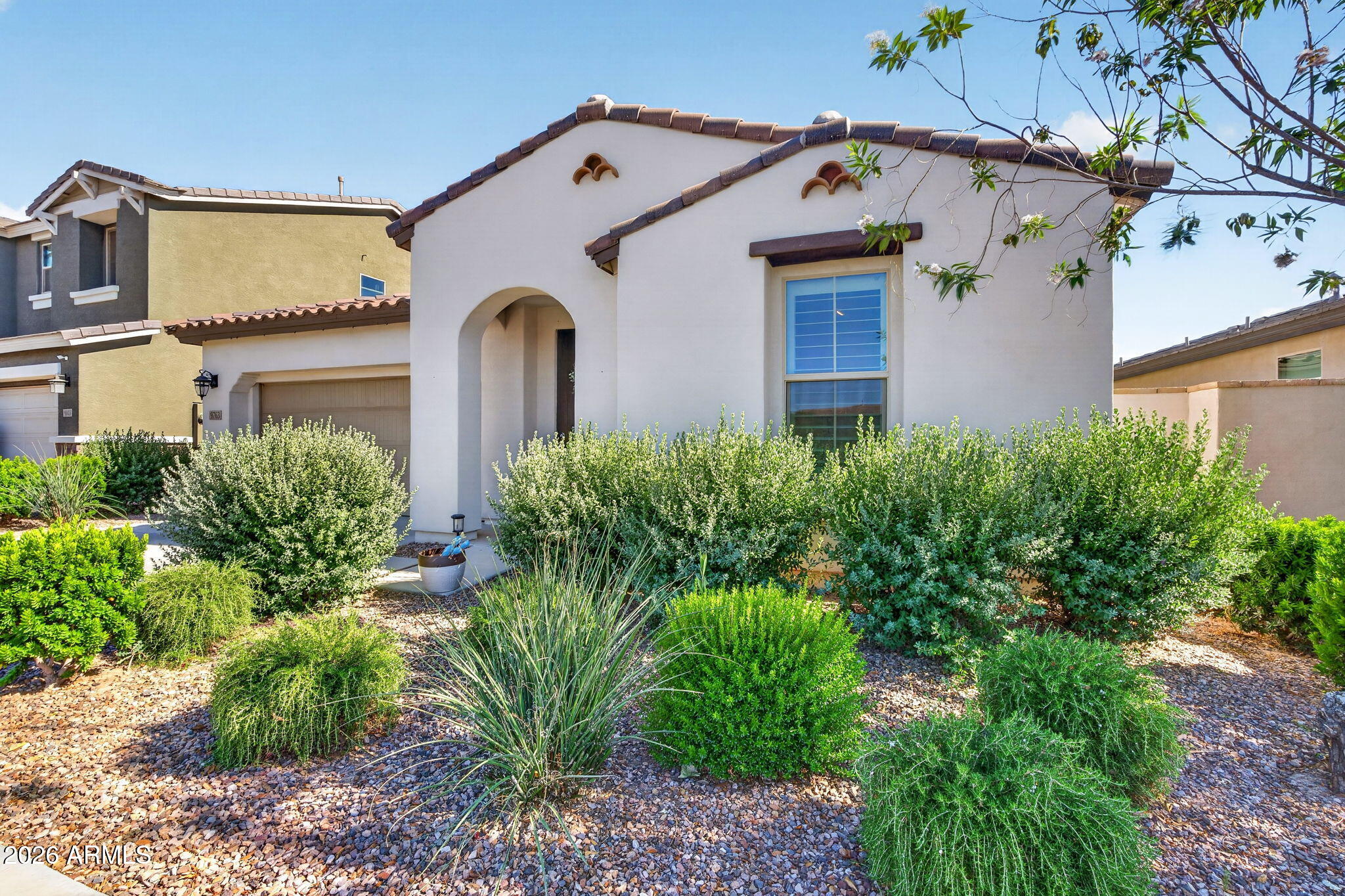 9763 E SUBURBAN Drive