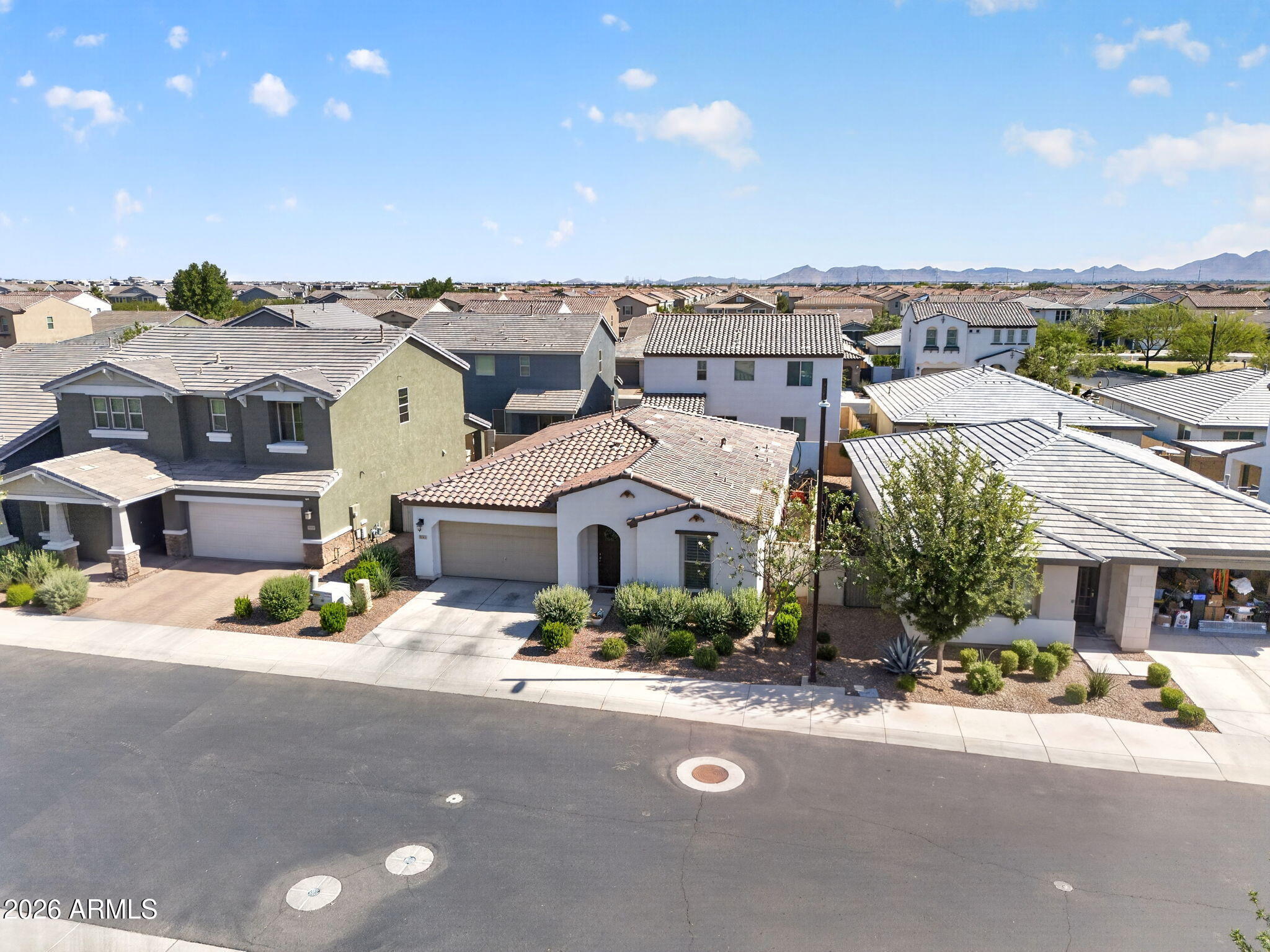 9763 E SUBURBAN Drive