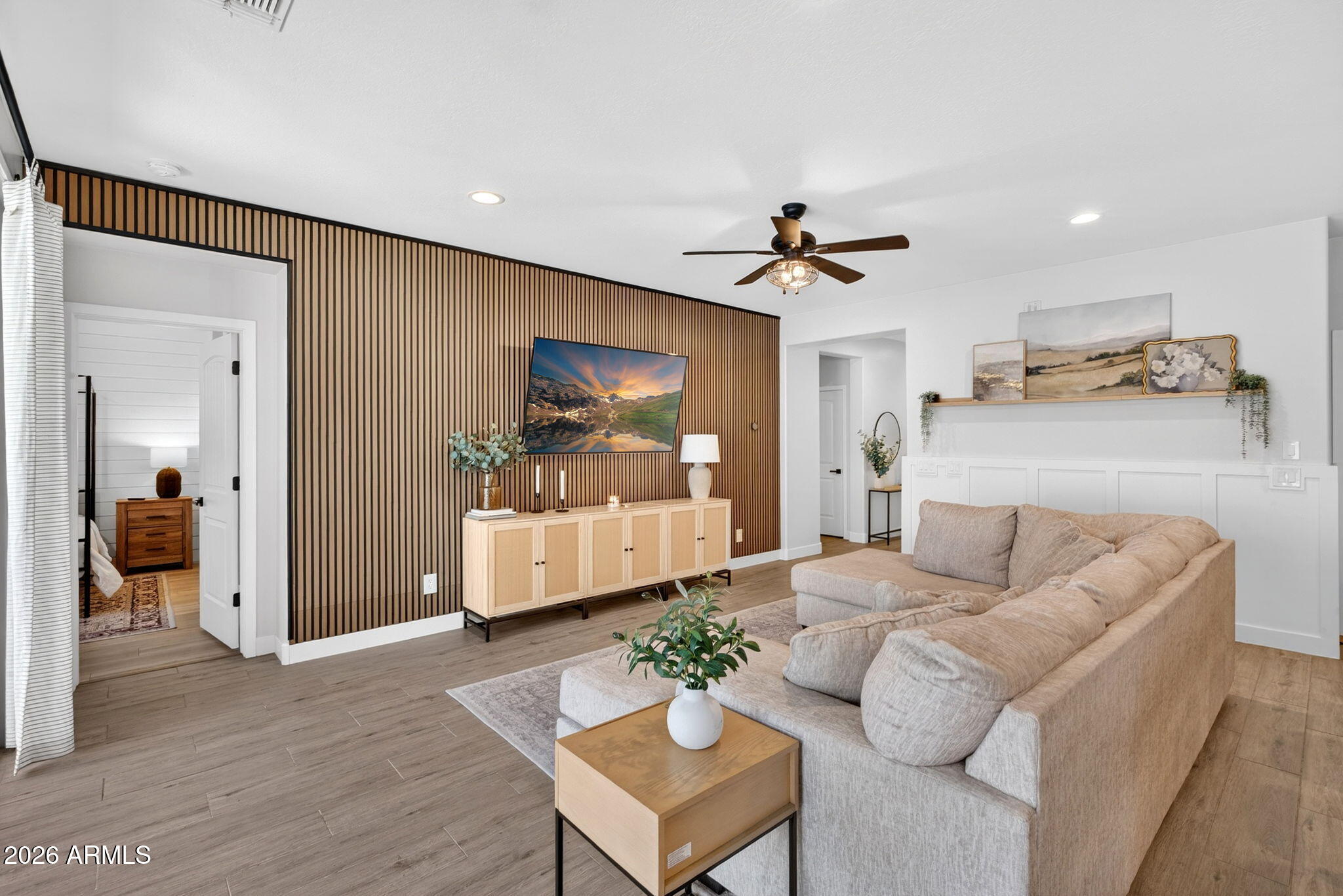 9763 E SUBURBAN Drive