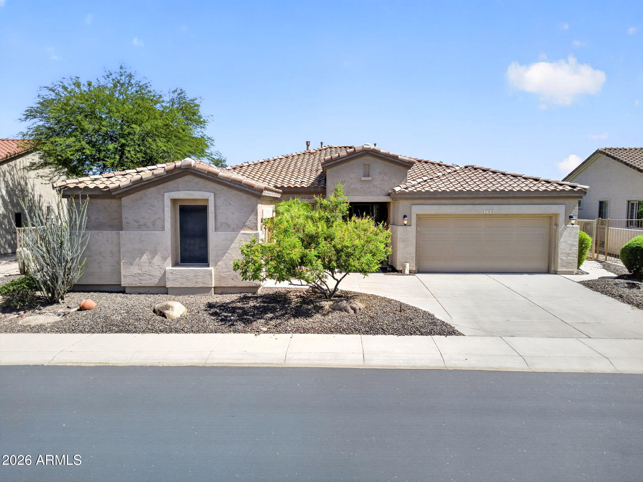 4744 E CAROB Drive